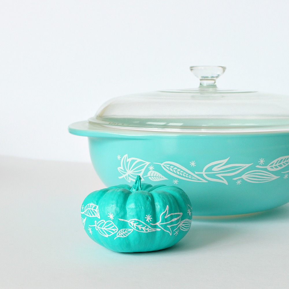 VINTAGE PYREX INSPIRED PUMPKIN DESIGN