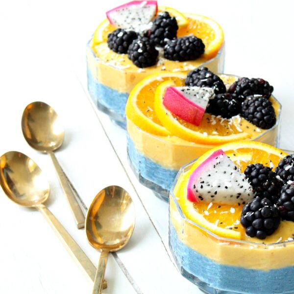 LAYERED SMOOTHIE BOWL