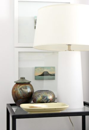 WHITE LAMP WITH LIGHT UP BASE