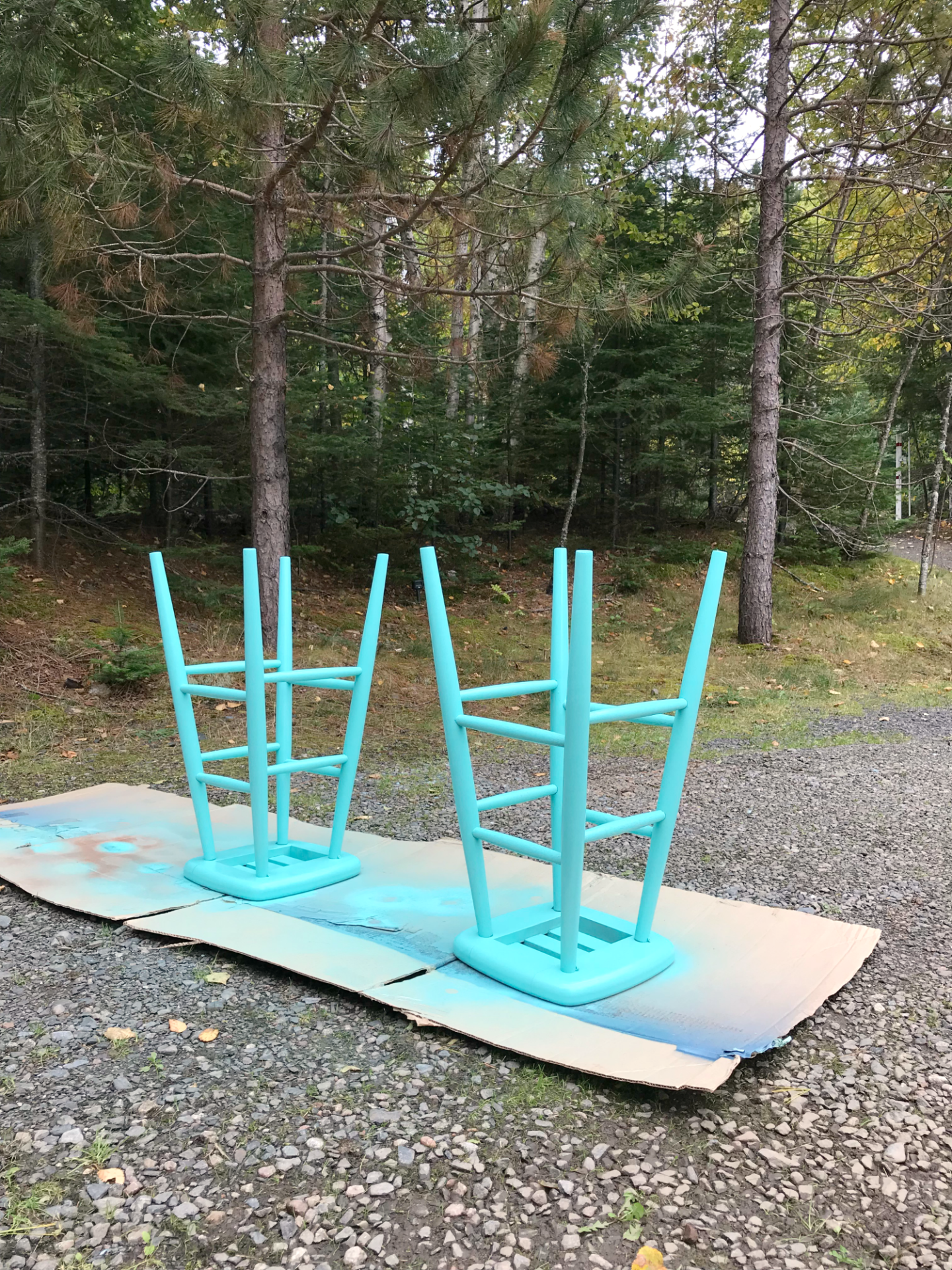 Turquoise Lacquer Stool Makeover | Rust-Oleum Speciality Lacquer Turquoise Review #lacquerpaint #furnituremakeover #upcycle #spraypaint #rustoleum