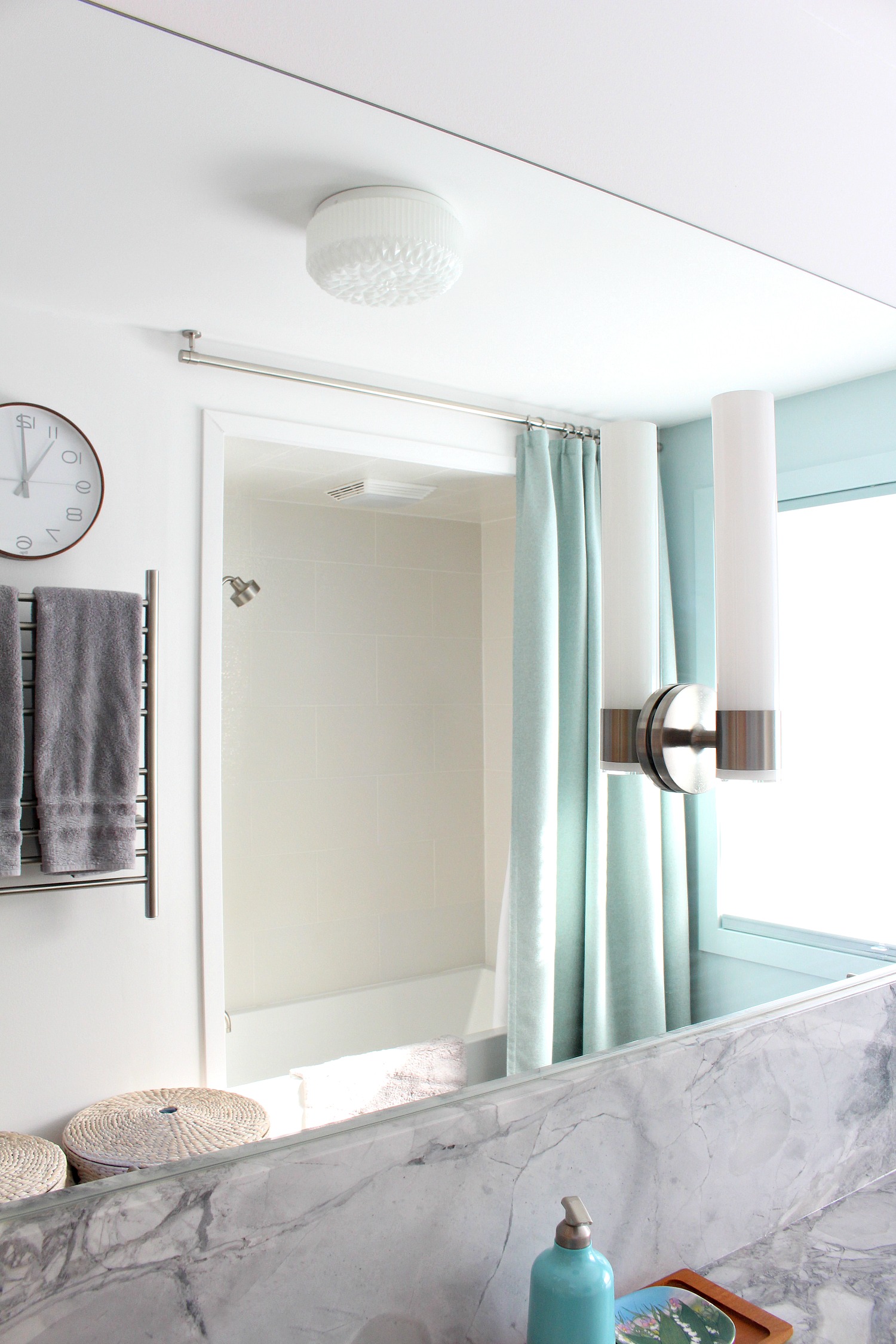 Mid-century coastal bathroom design