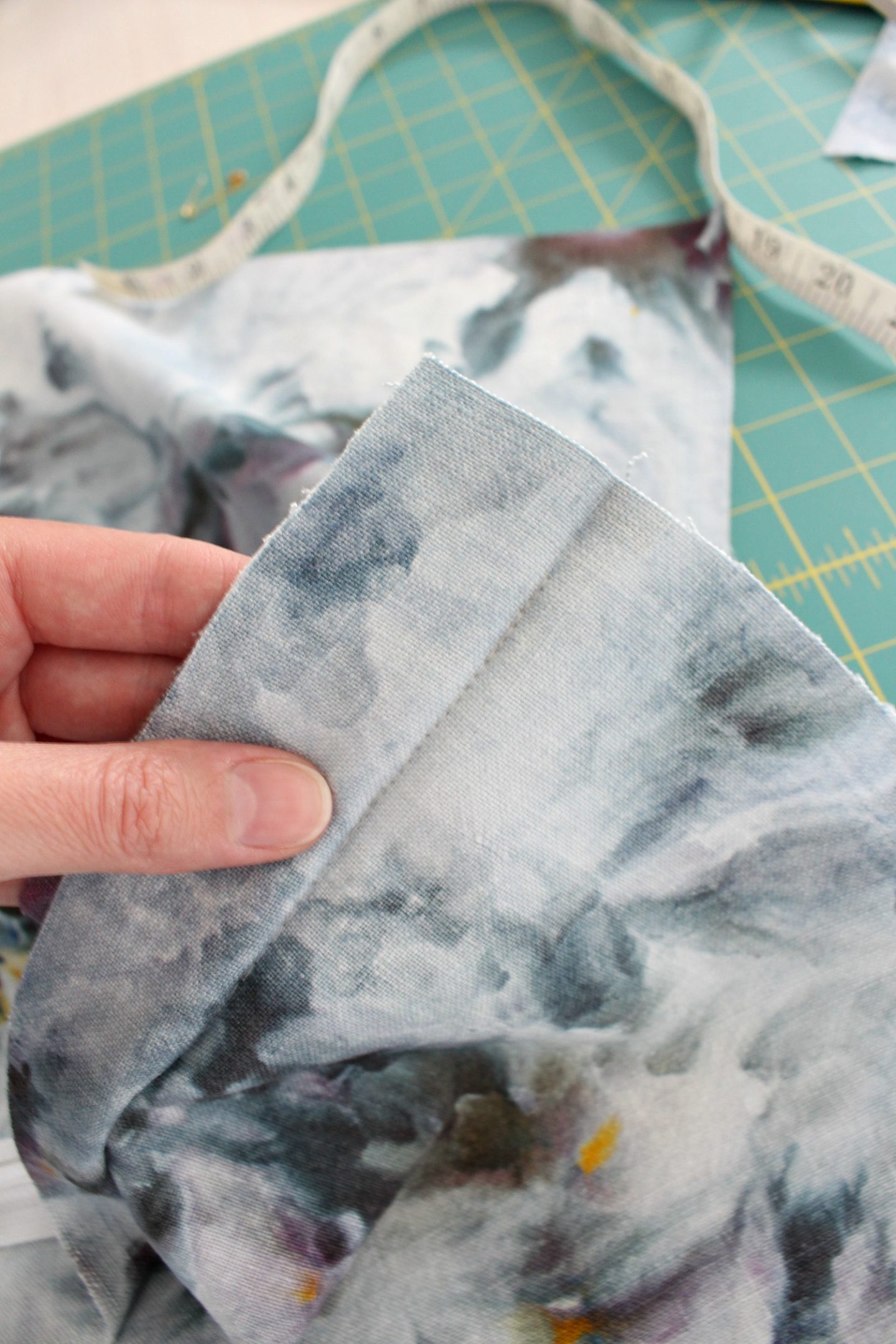 how to sew a throw pillow with a zipper
