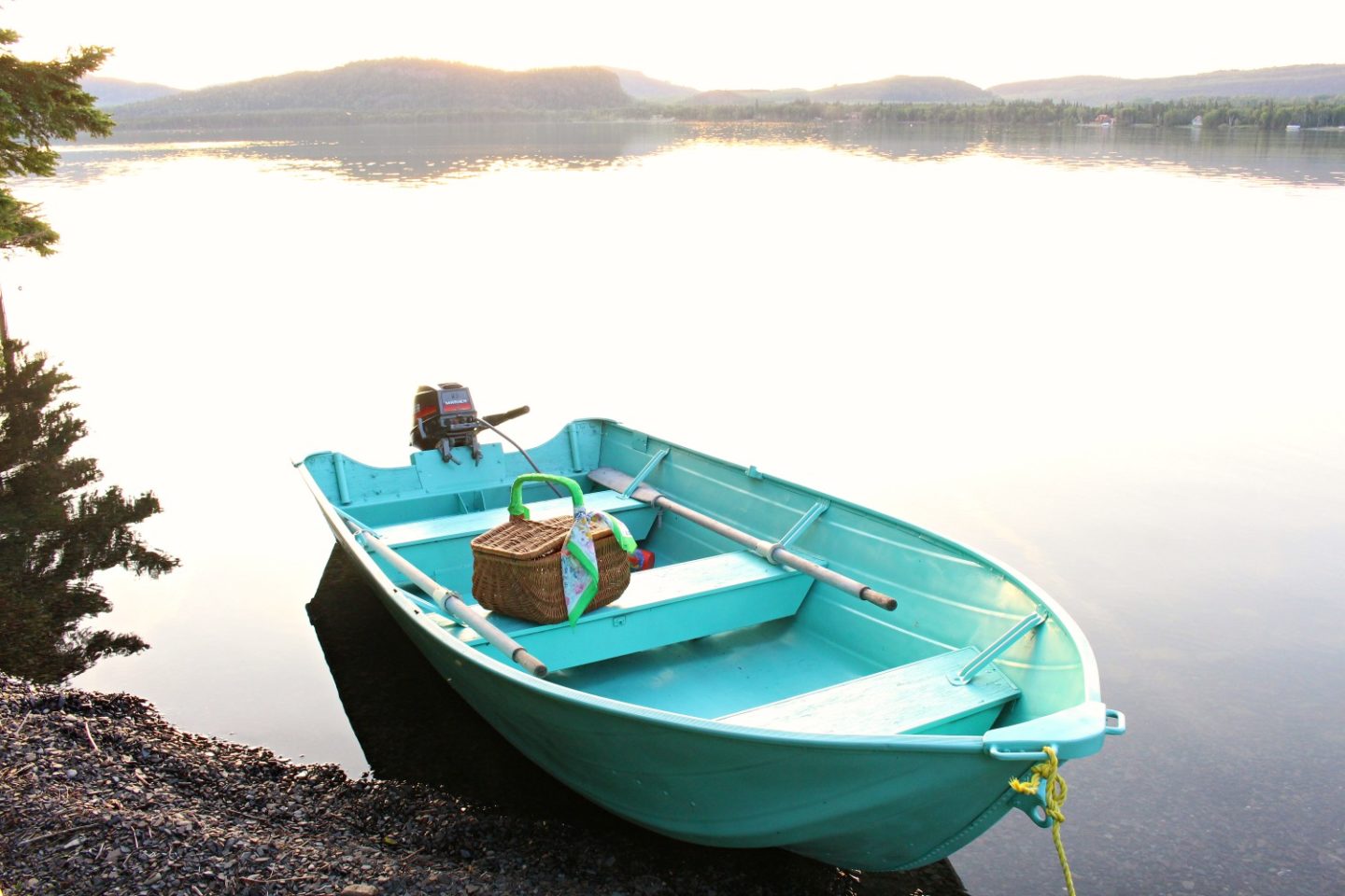 I Spray Painted an Aluminum Boat! Turquoise Boat Makeover. Tips for Painting Metal. (Sponsored by Rust-Oleum)