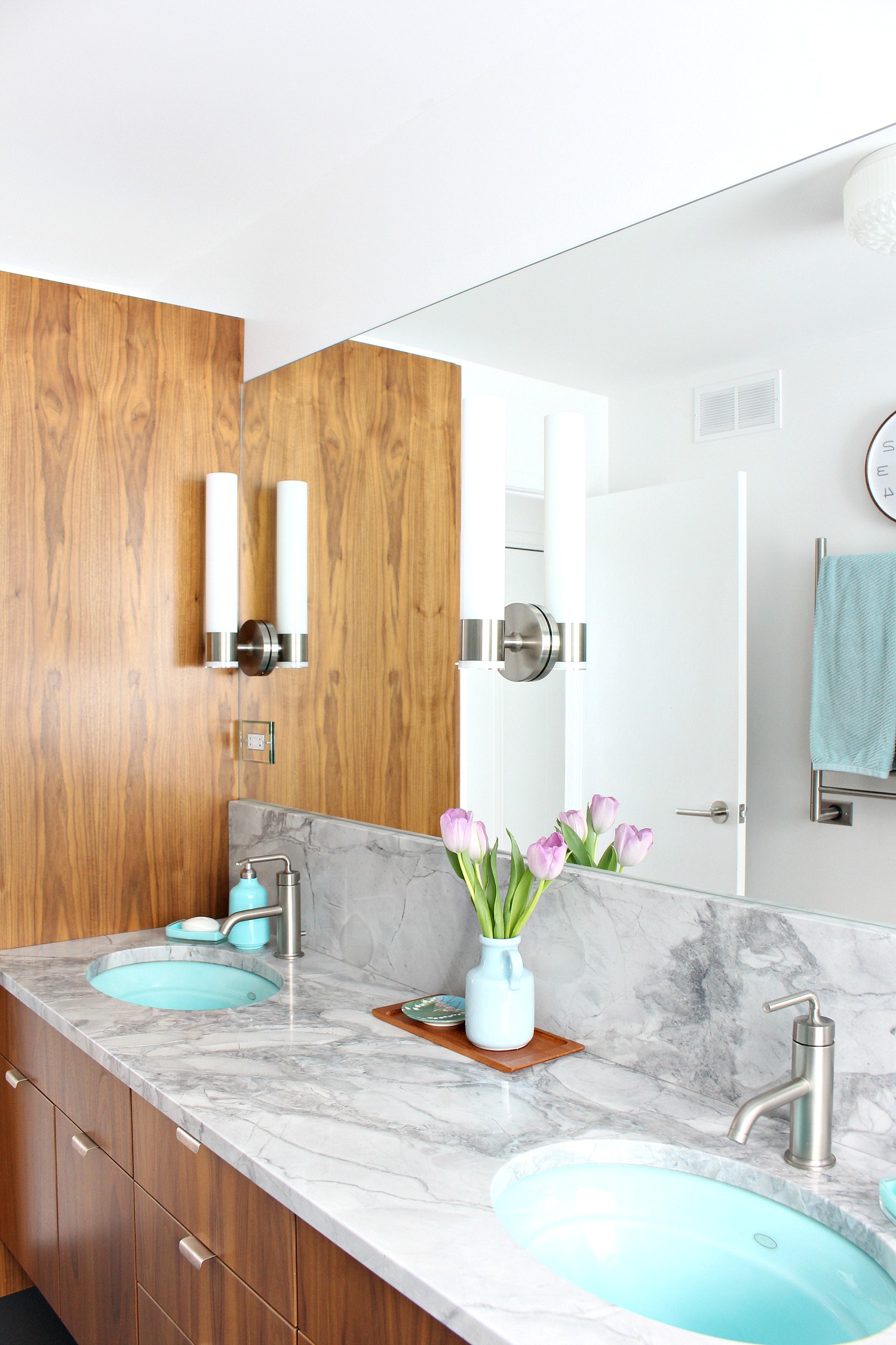 Mid-Century Modern Inspired Bathroom 