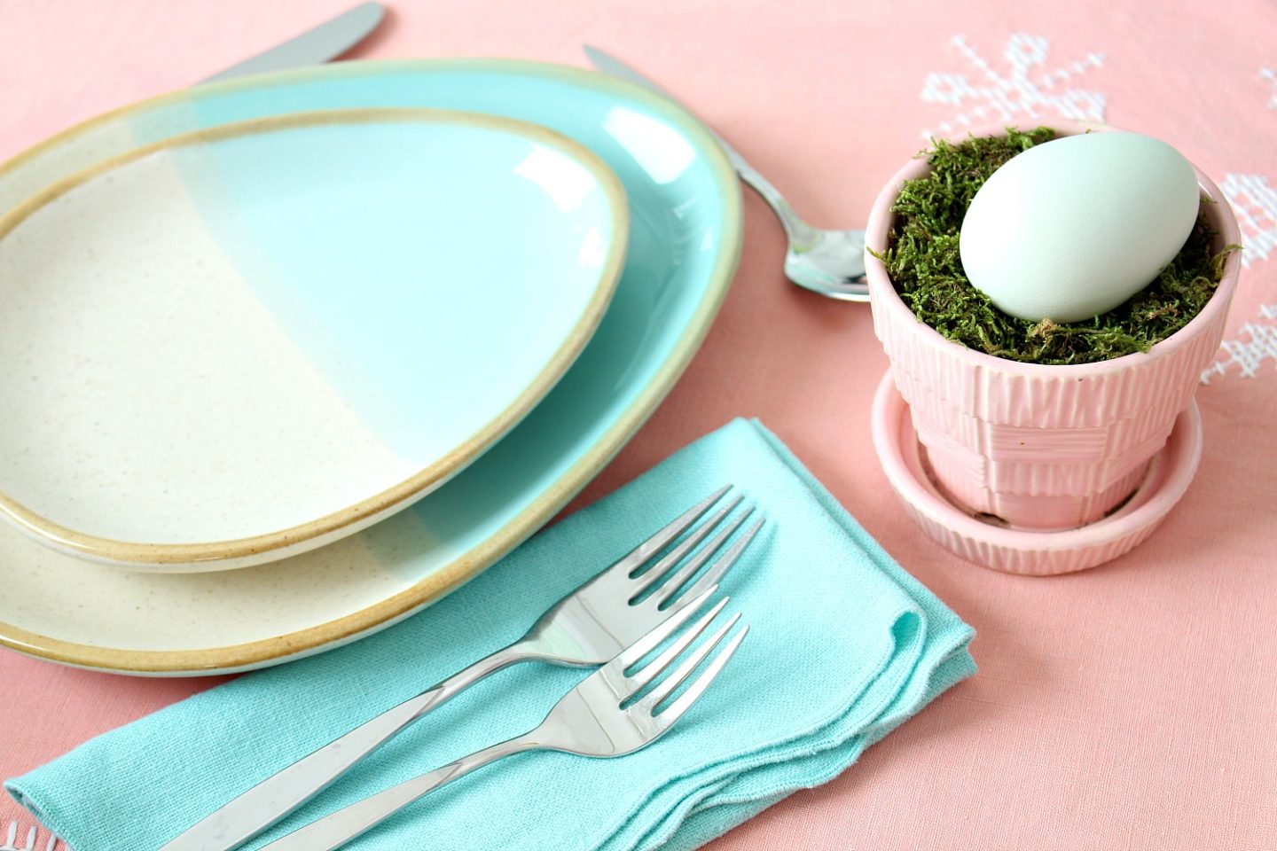 vintage spring tablescape