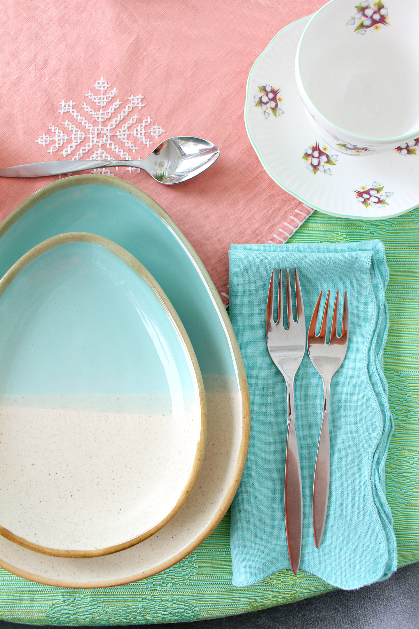 thrifted spring table decor ideas