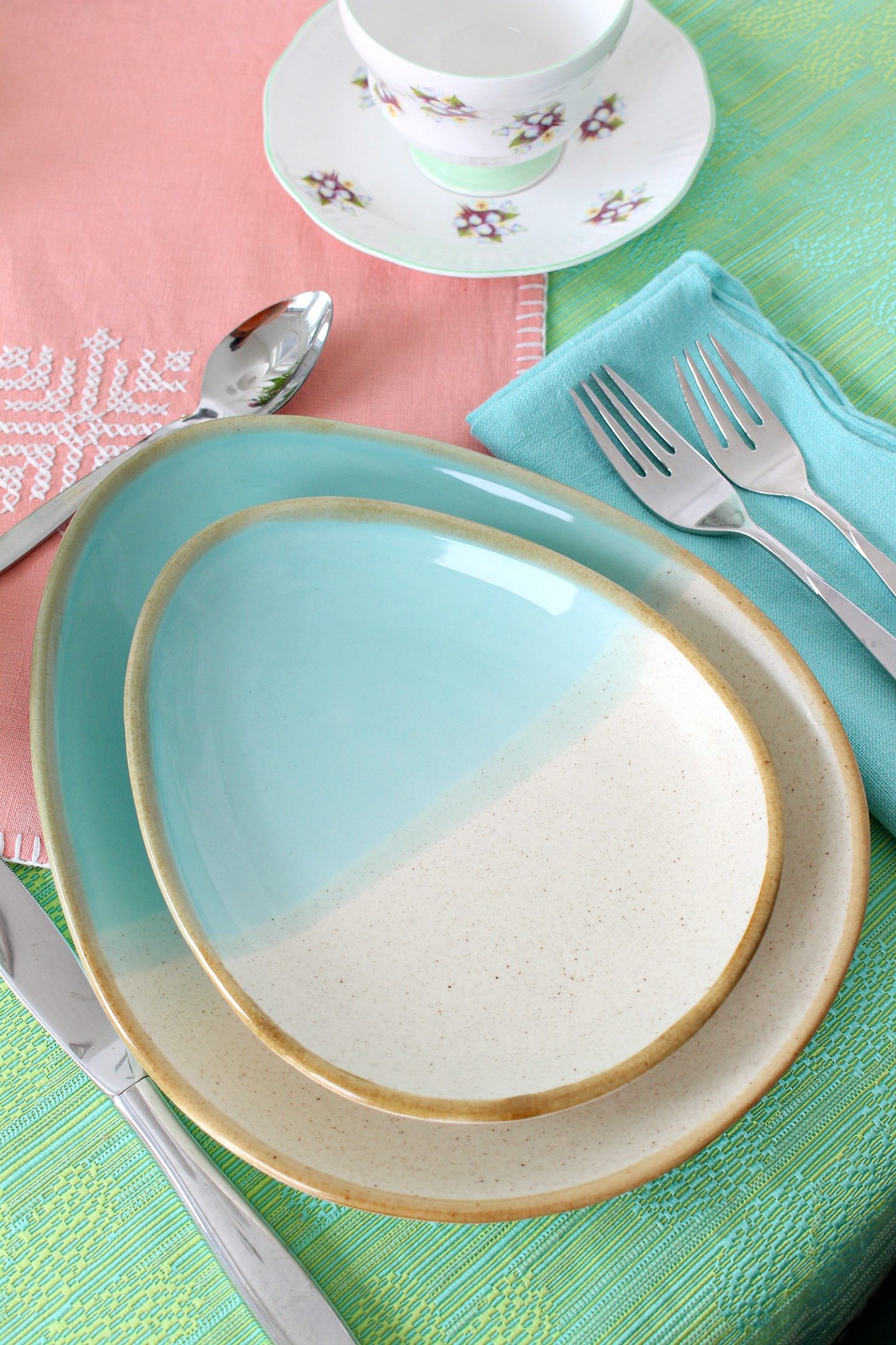 pastel spring tablescape