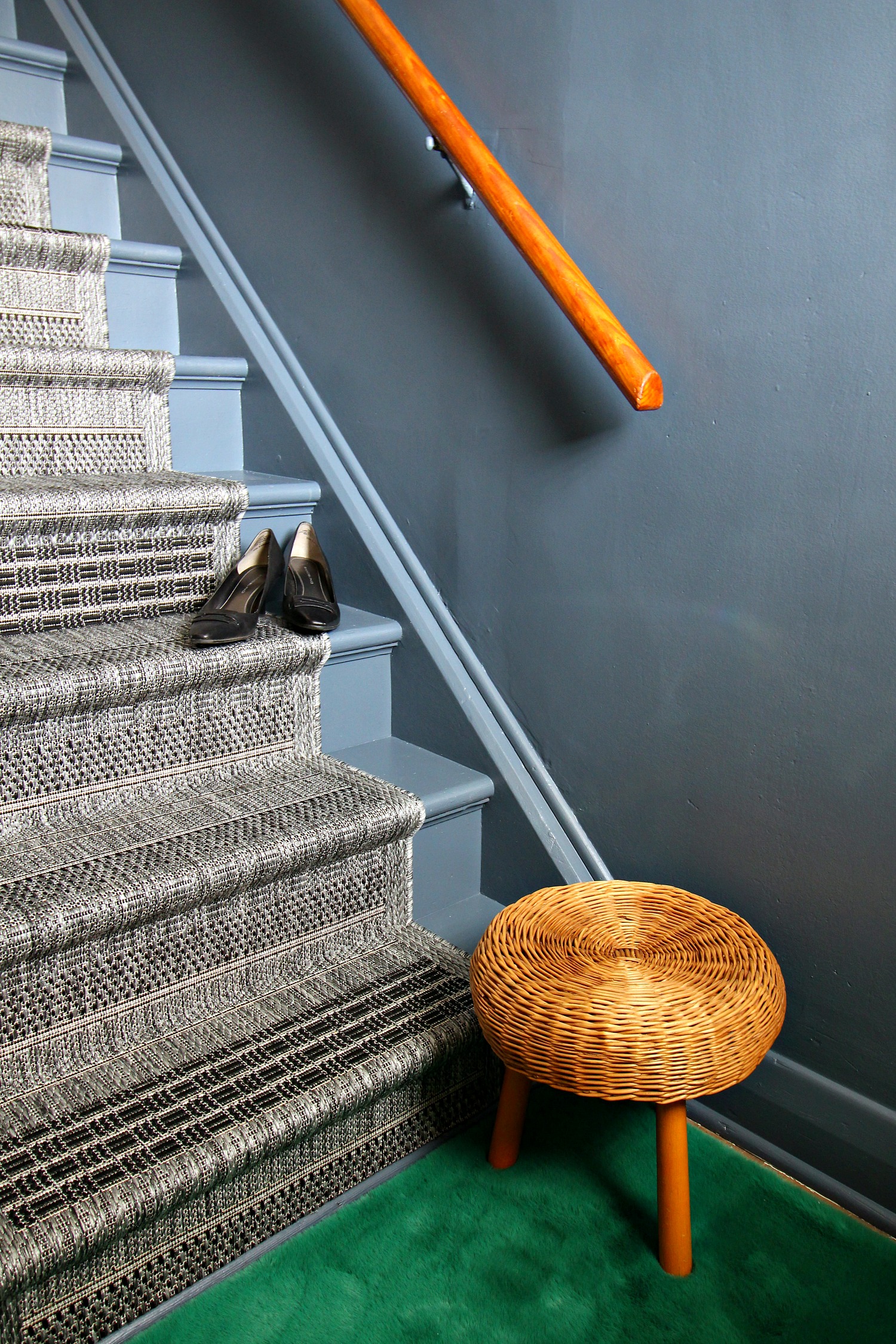 DIY Stair Runner How To Install A Stair Runner Dans Le Lakehouse   How To Install Stair Runners 