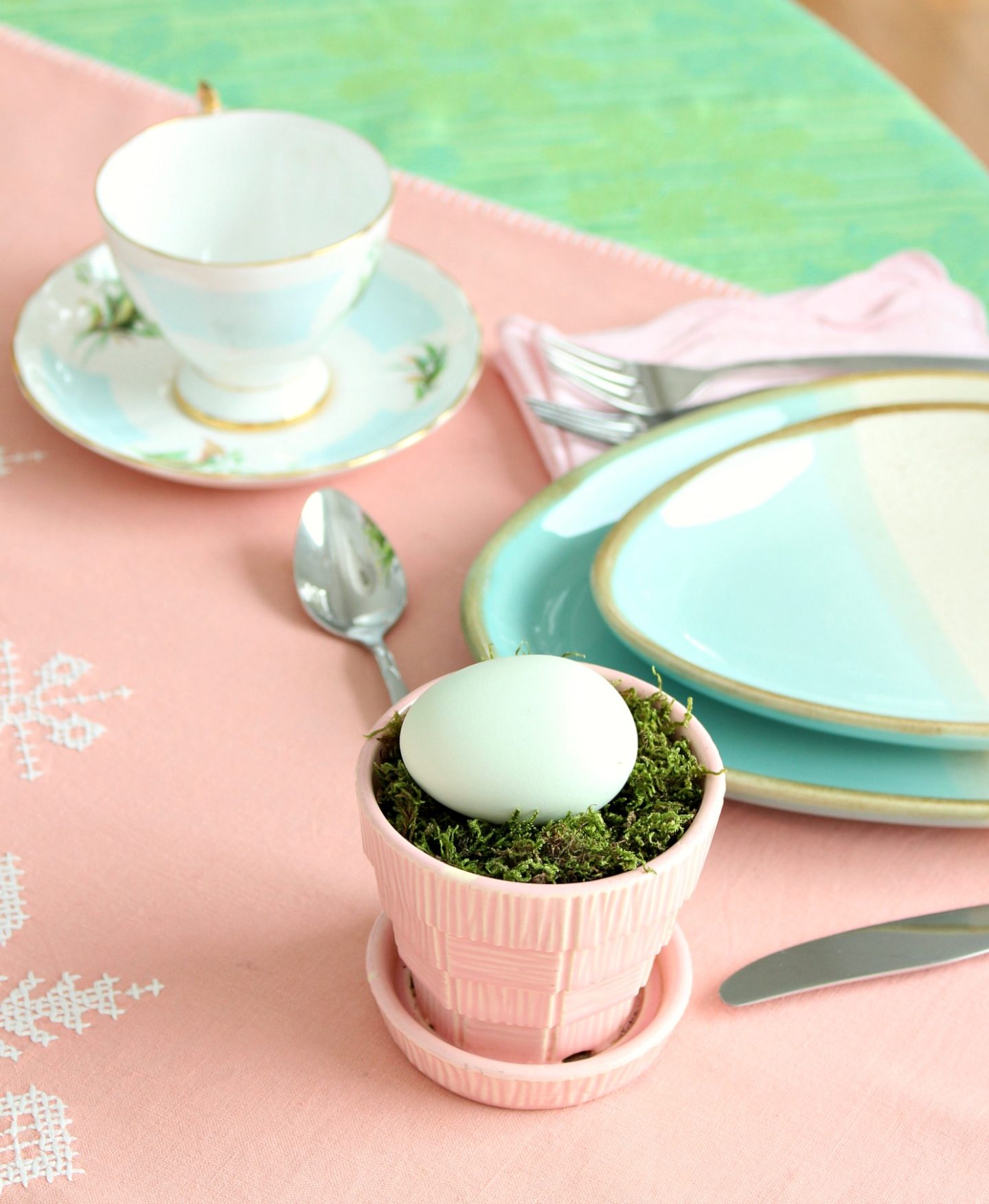 green and pink and aqua tablescape
