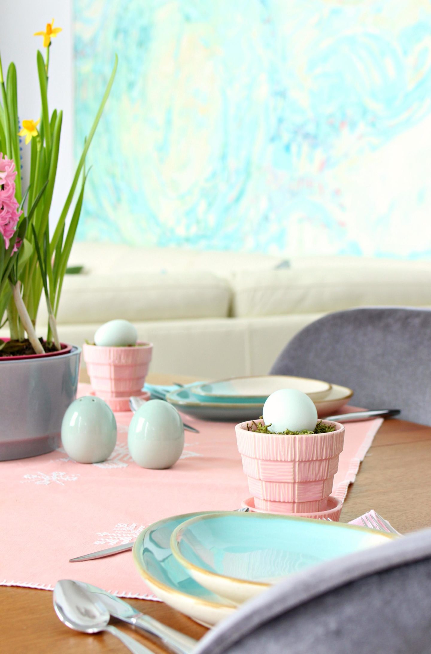 pink and turquoise spring tablescape