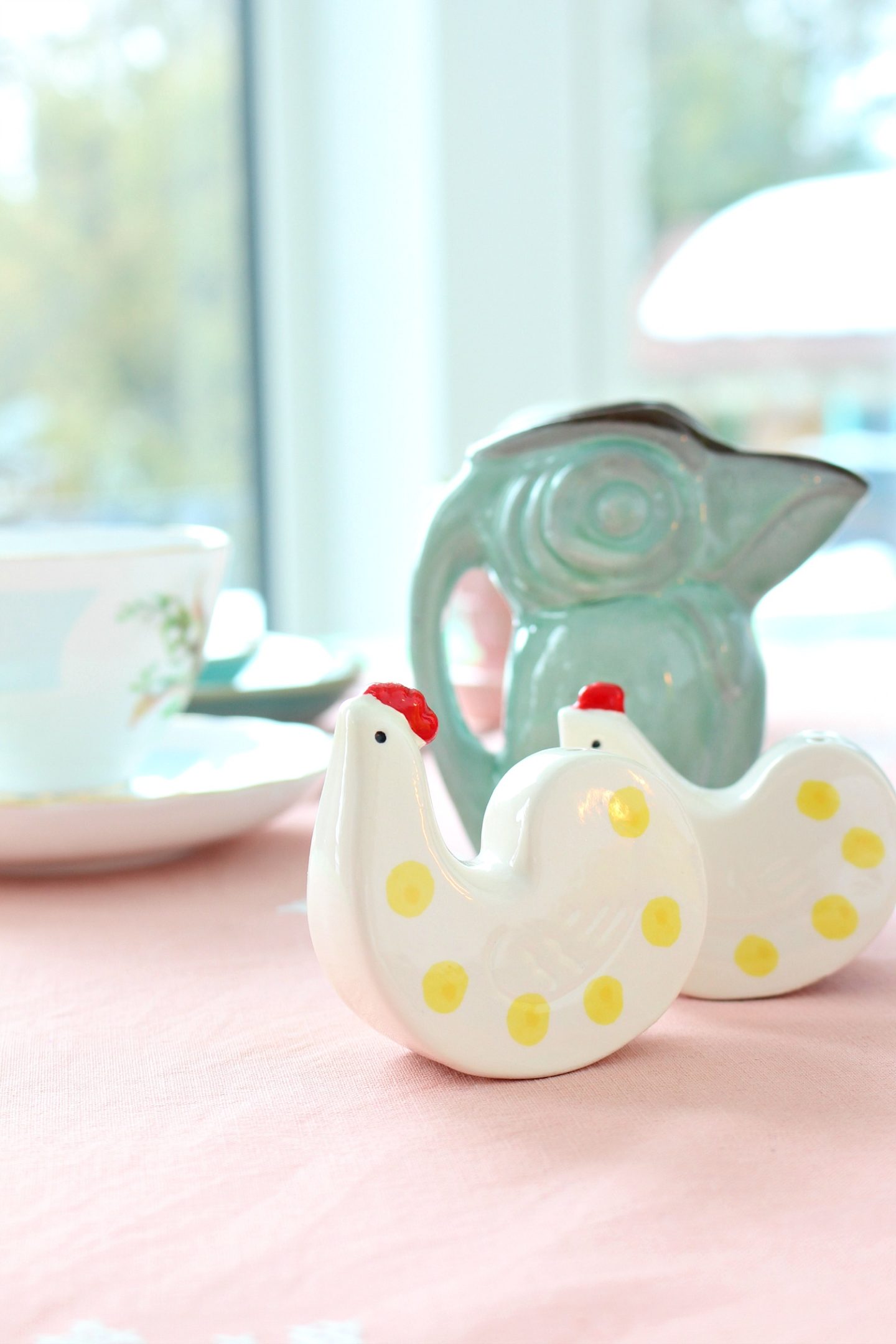 1960s rocking chicken salt and pepper shakers