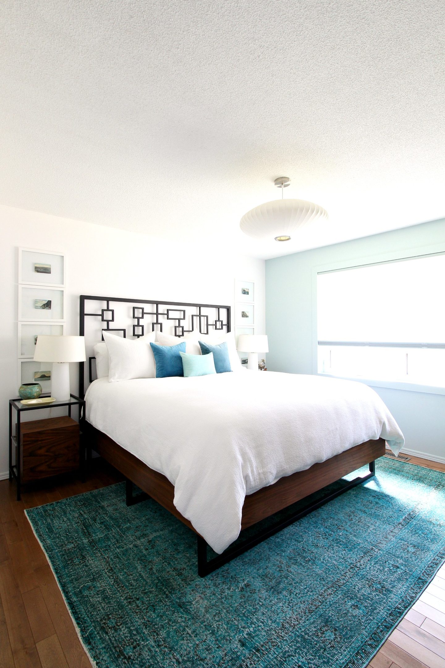 Vintage Rug in Mid-Century Style Bedroom