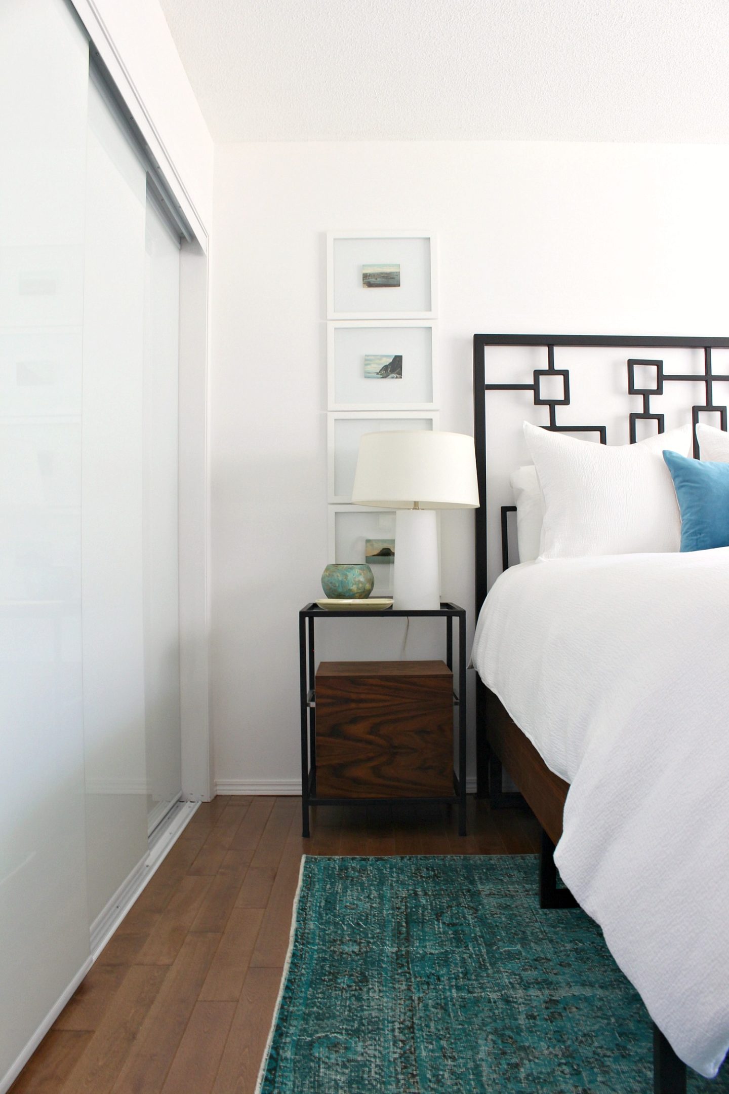 Choosing a Rug for Small Bedroom