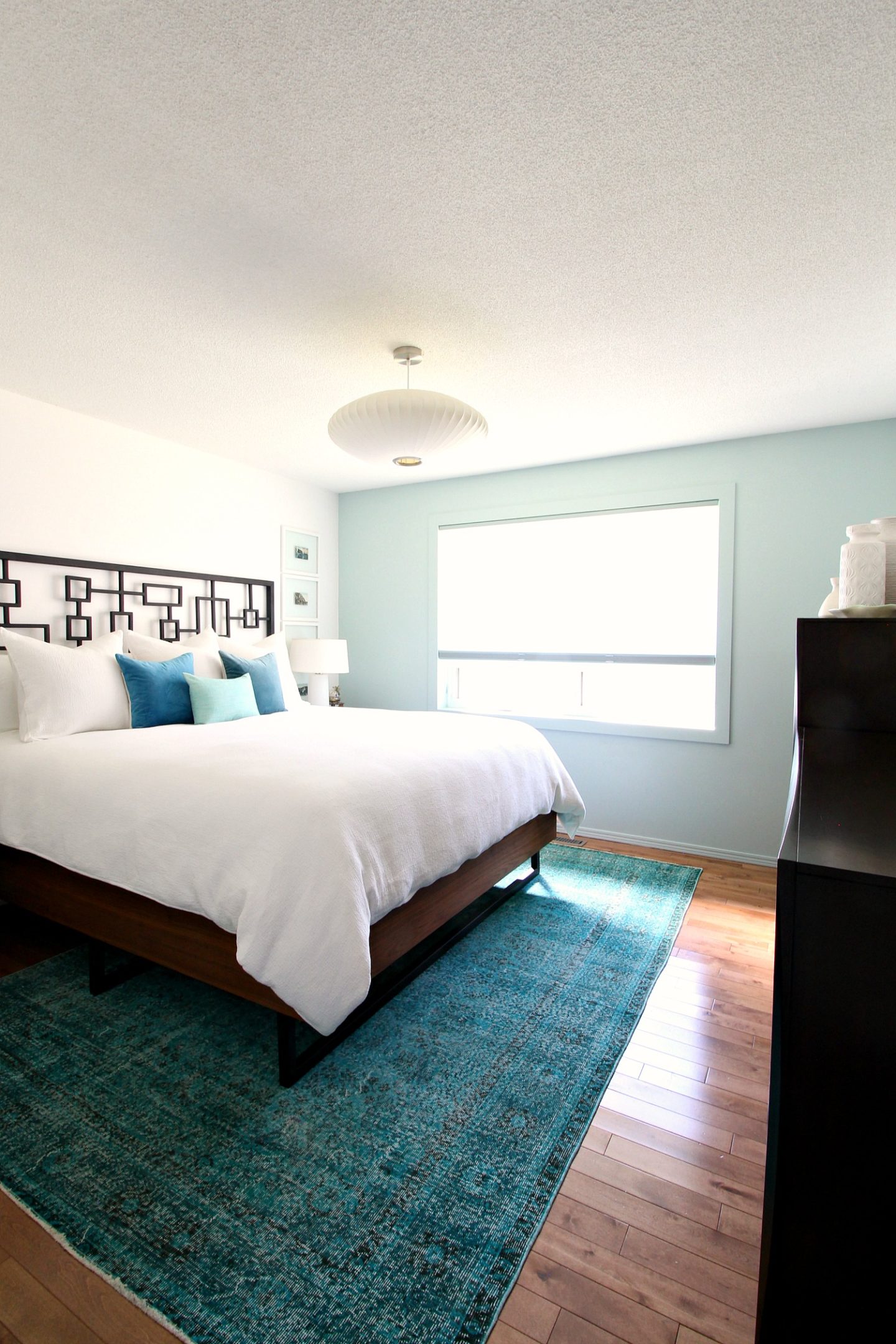 Small Bedroom Rug Size Guide