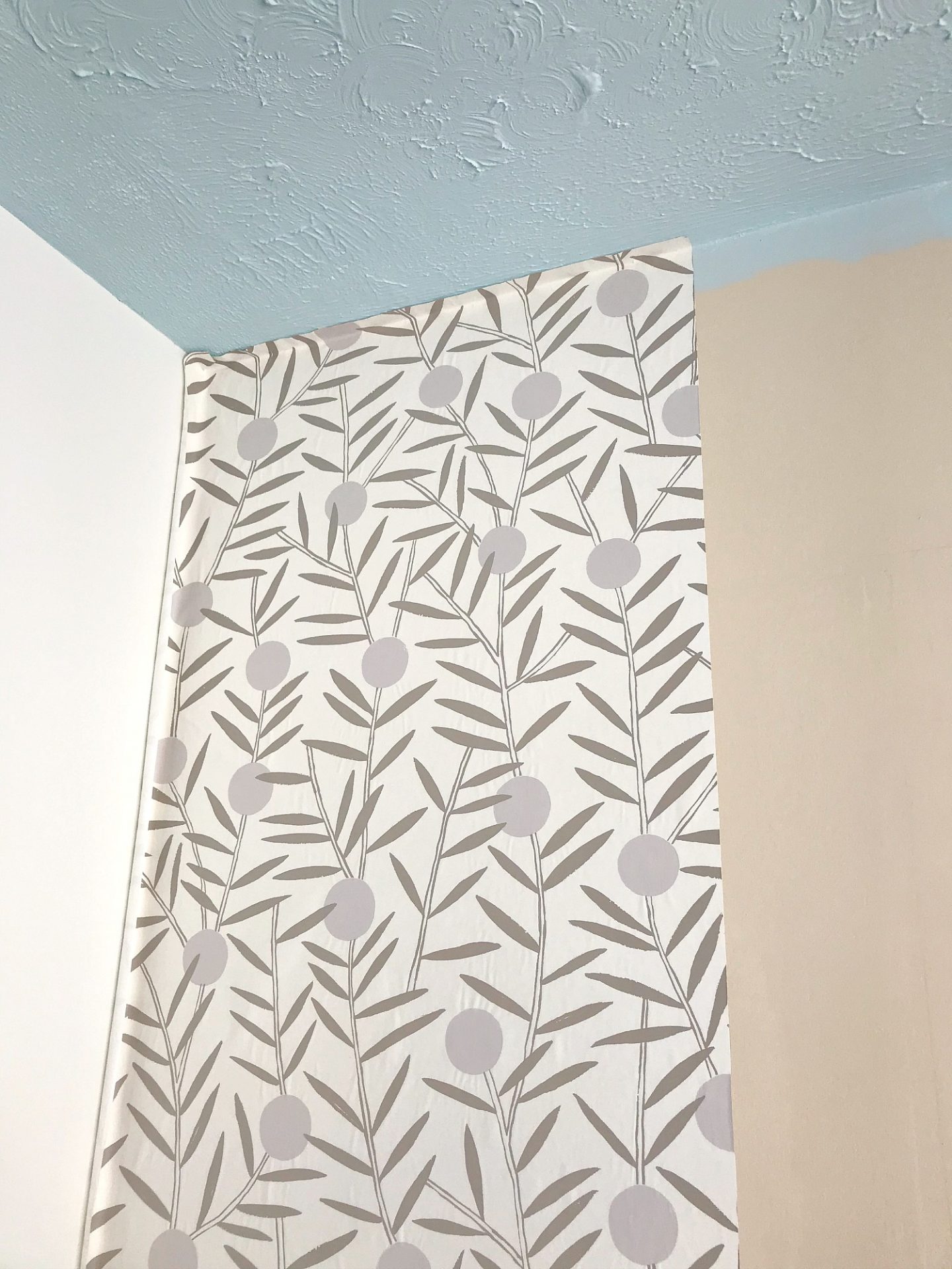 Where To Start When Hanging Wallpaper