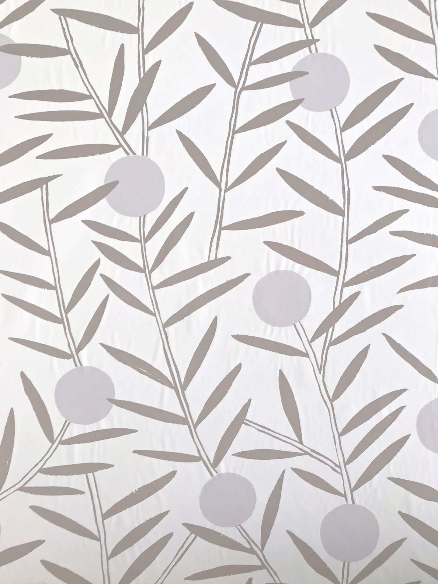 How to Smooth Wallpaper Wrinkles