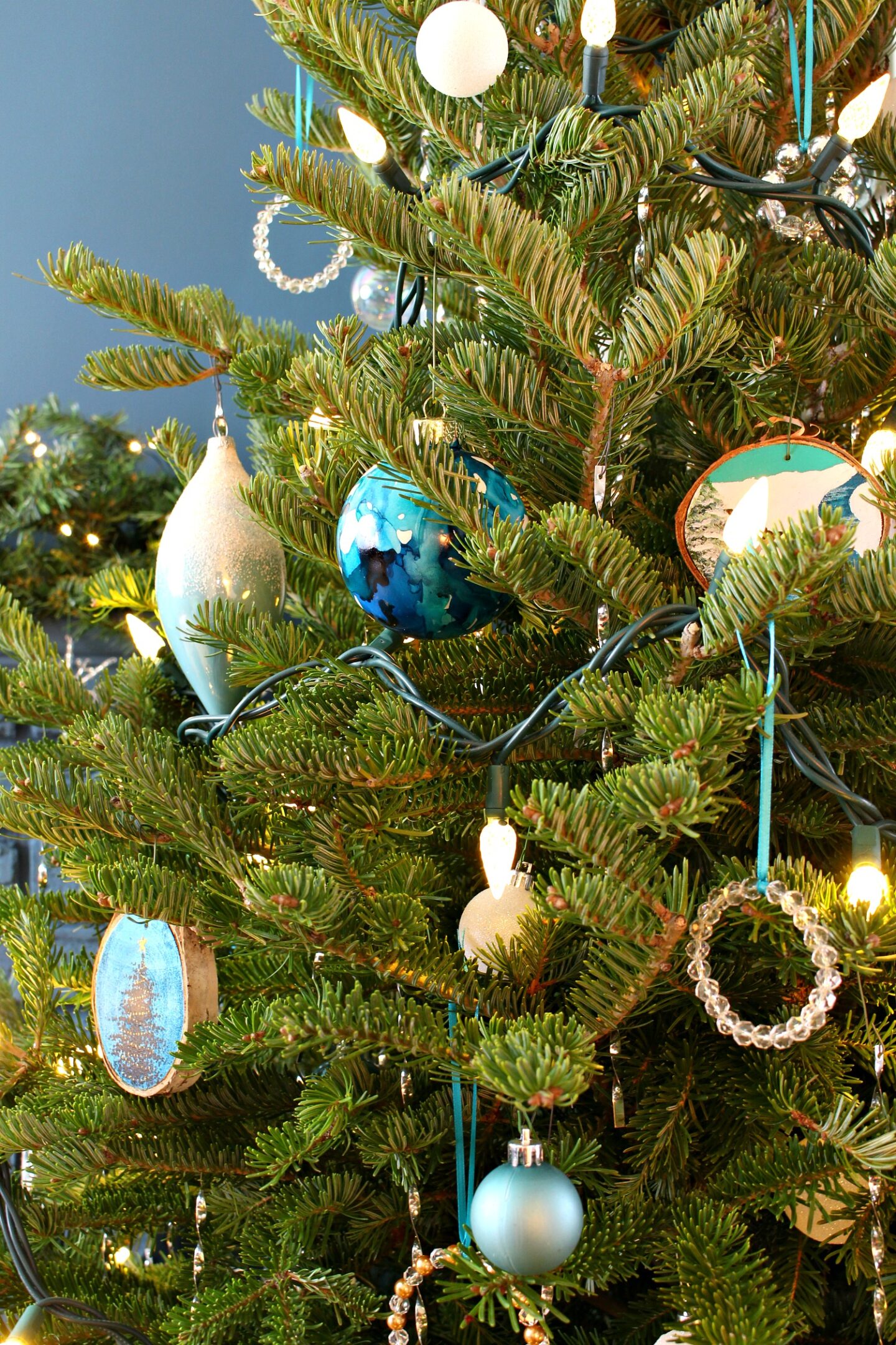 Real Christmas Tree Theme