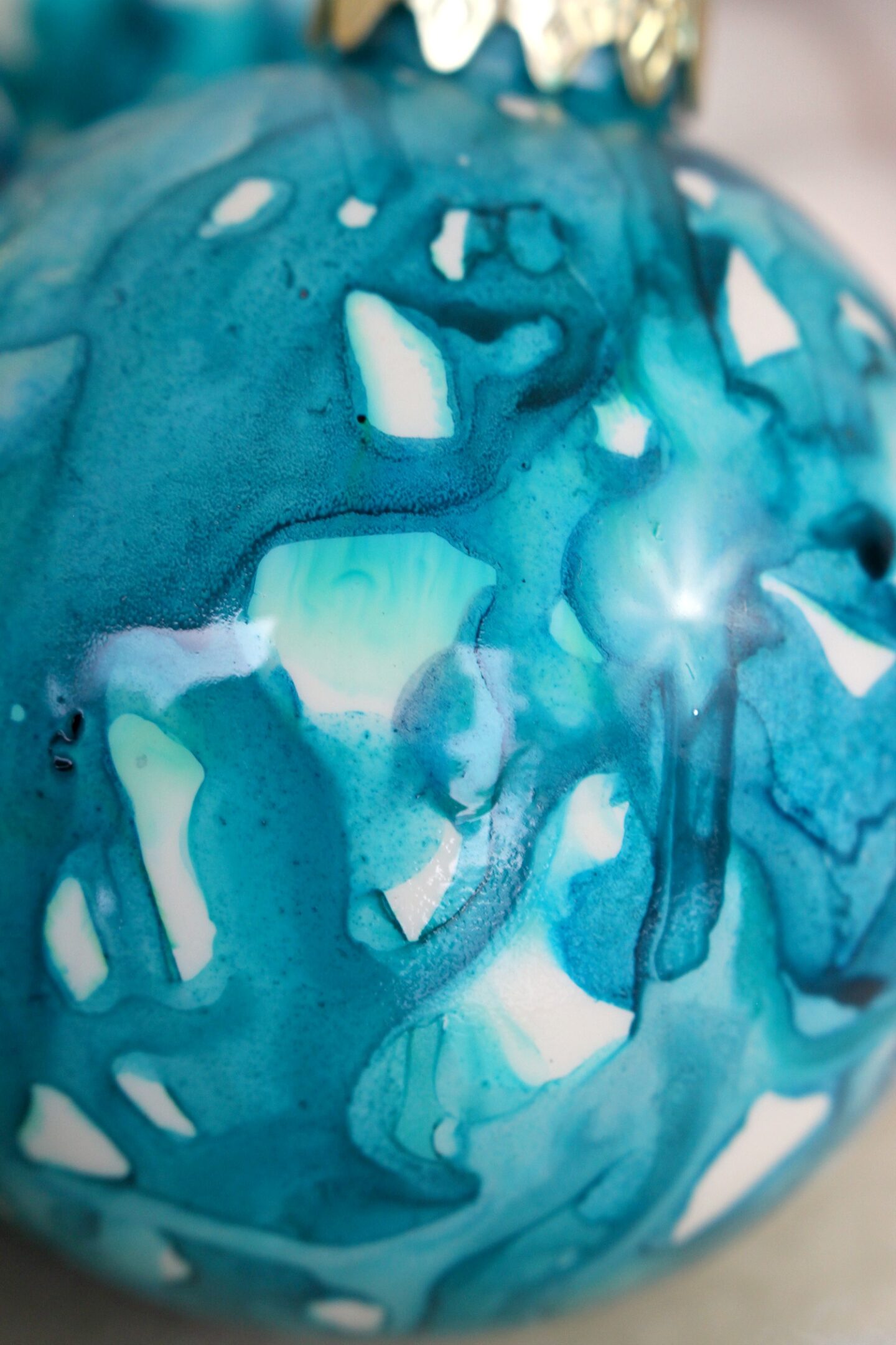 DIY Alcohol Ink Christmas Ornaments