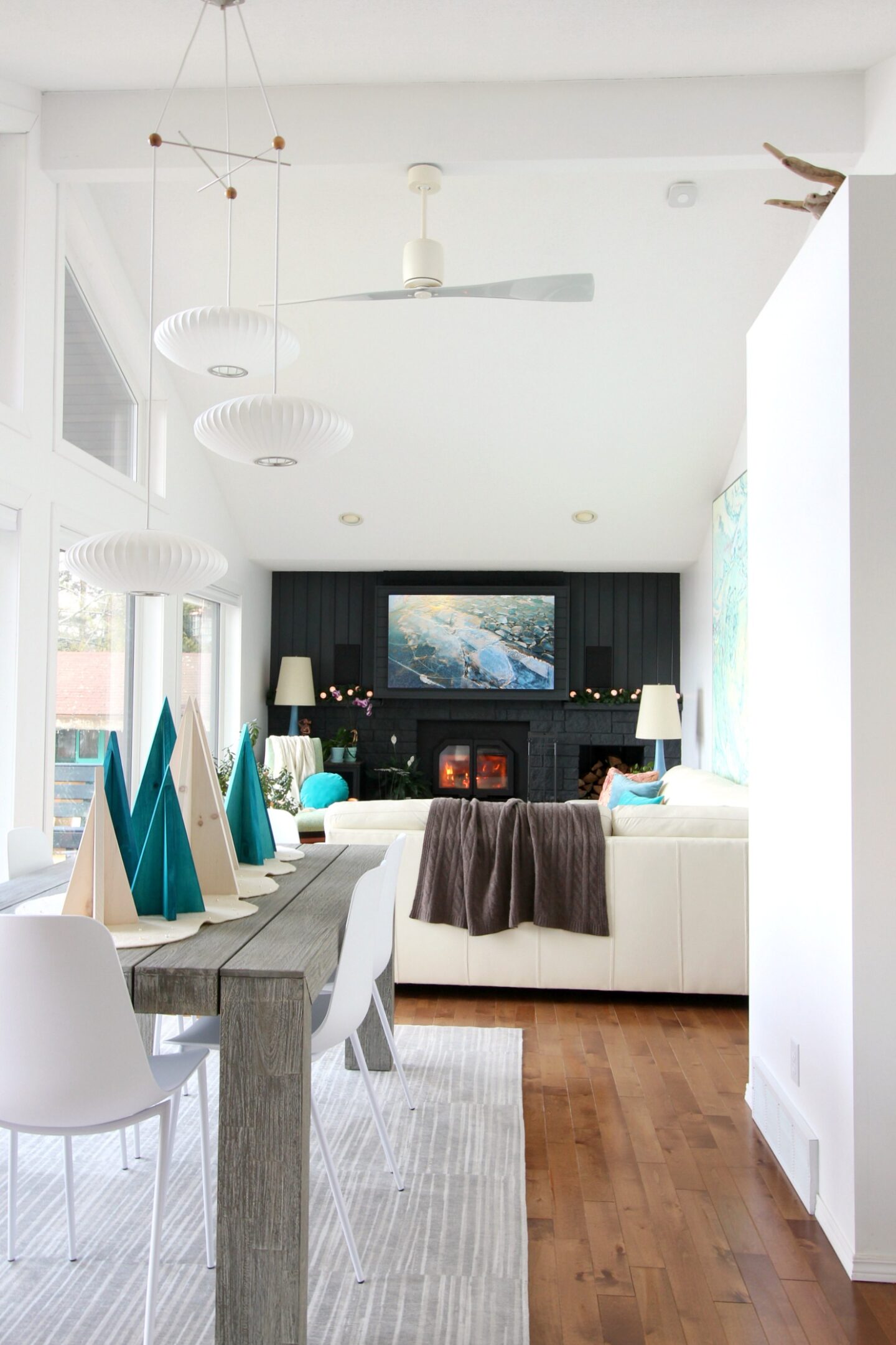 Minimalist Christmas Decorating Ideas
