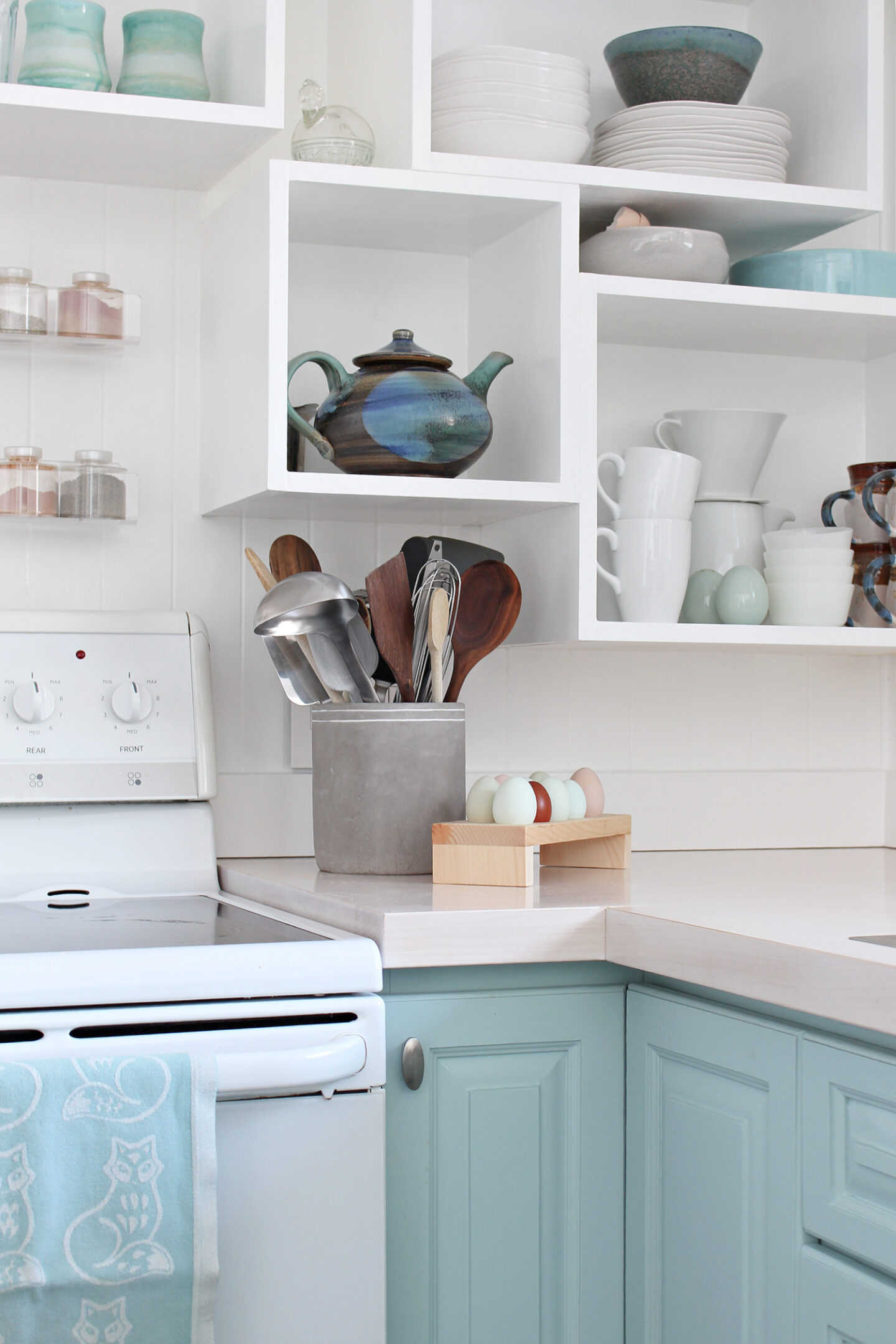 How to make a DIY wooden egg holder