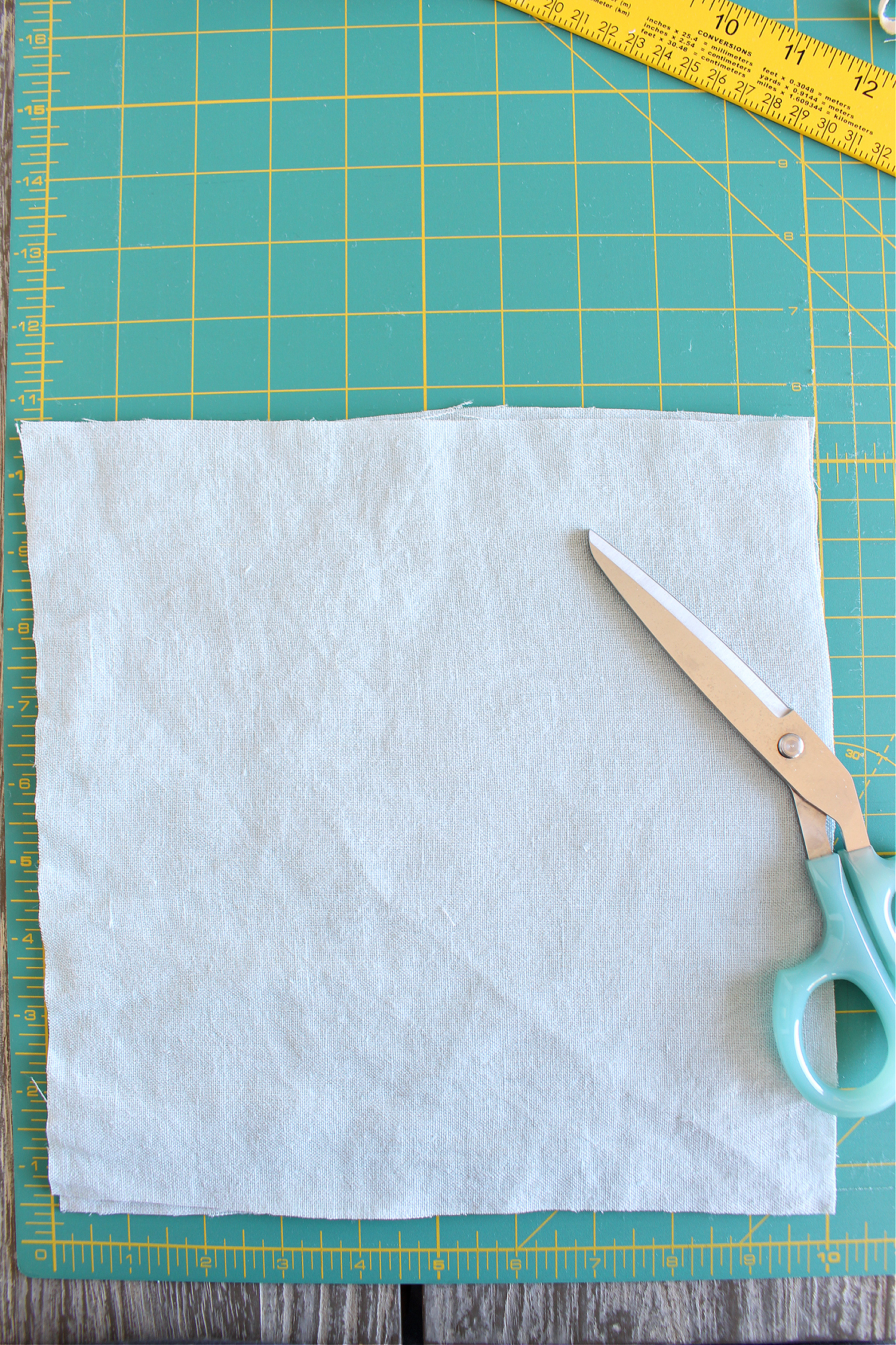 Add fabric to a duvet cover