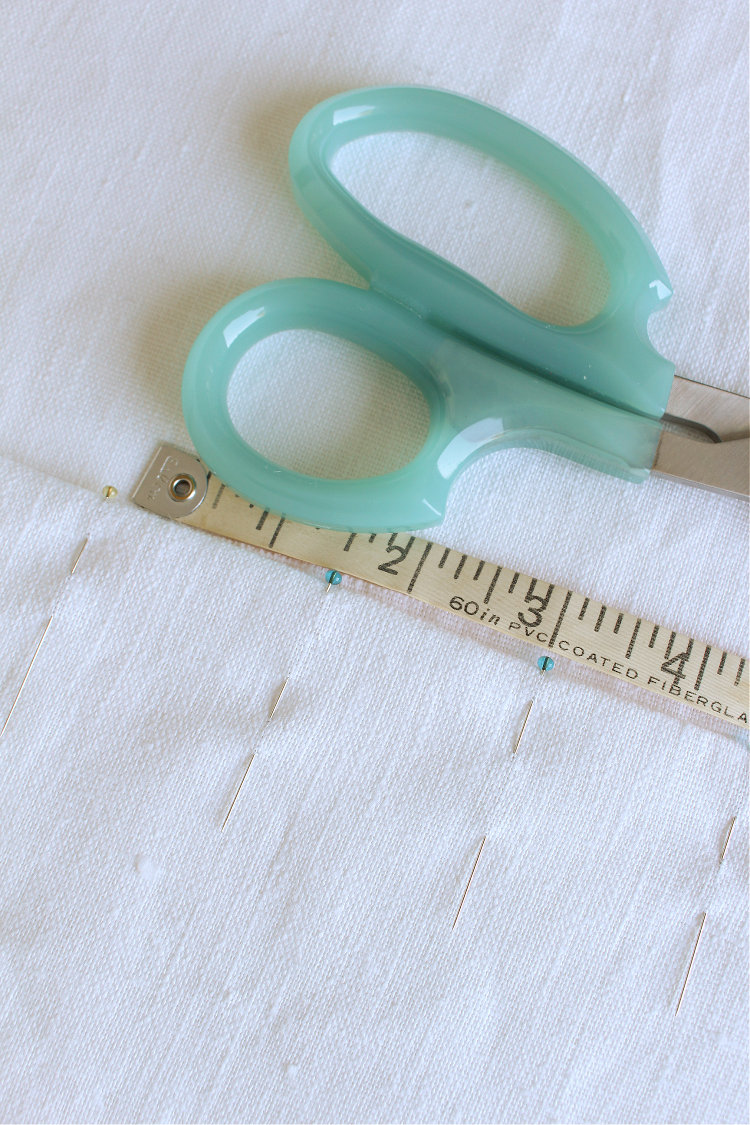 How to Figure Out Spacing for Curtains Pleats