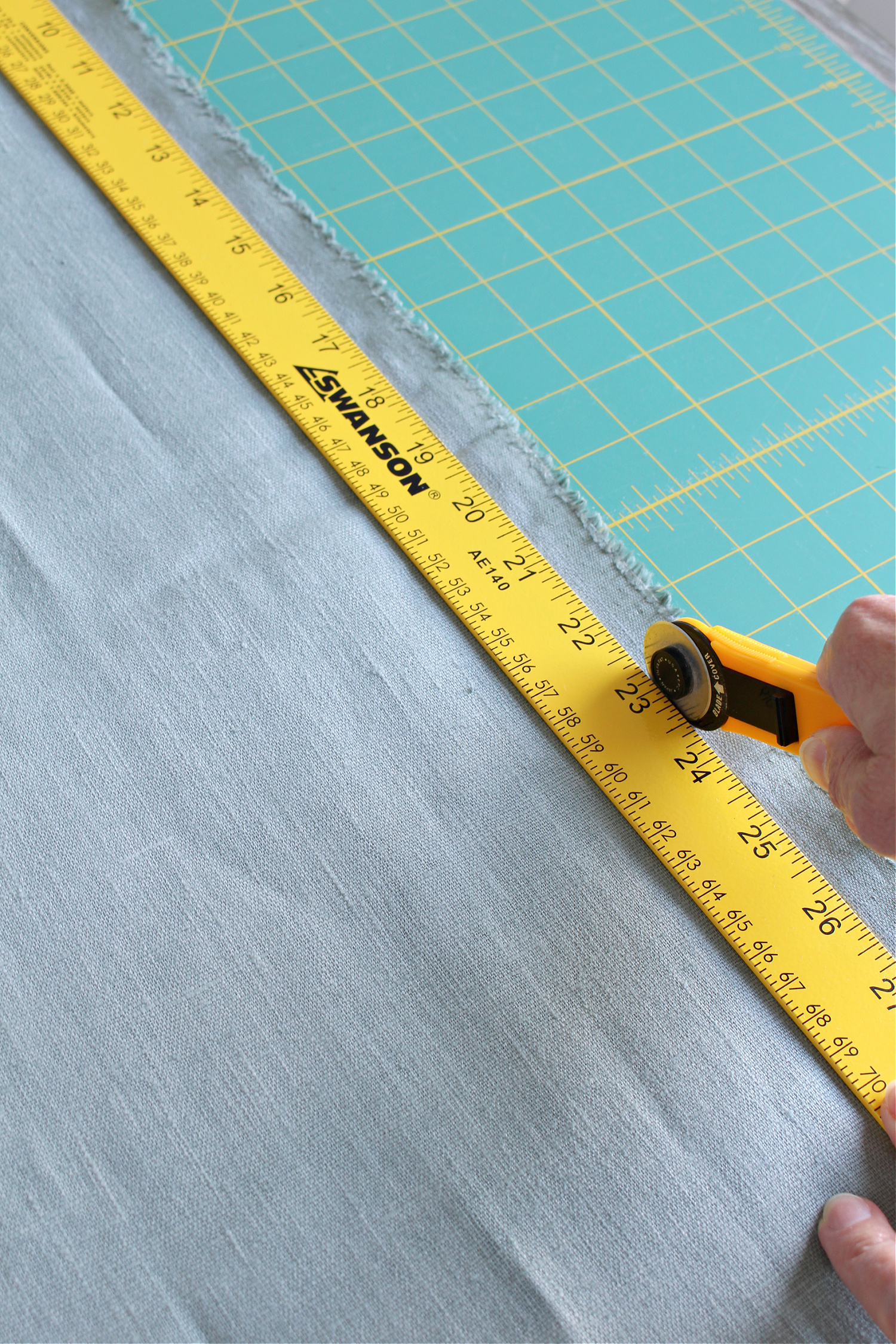How to Cut Fabric Straight