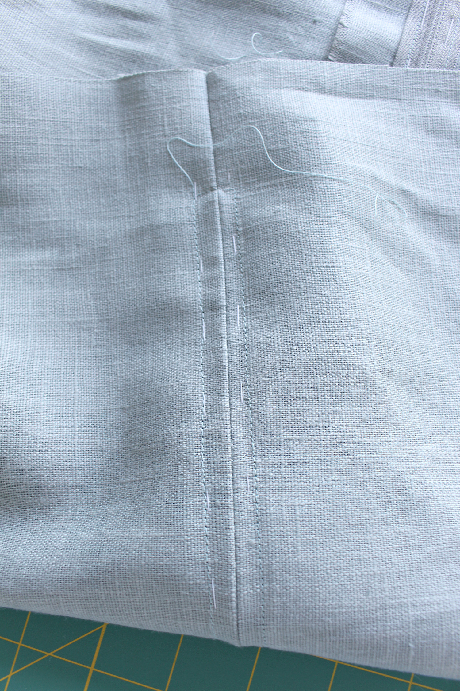 How to Make a Zippered Pillow