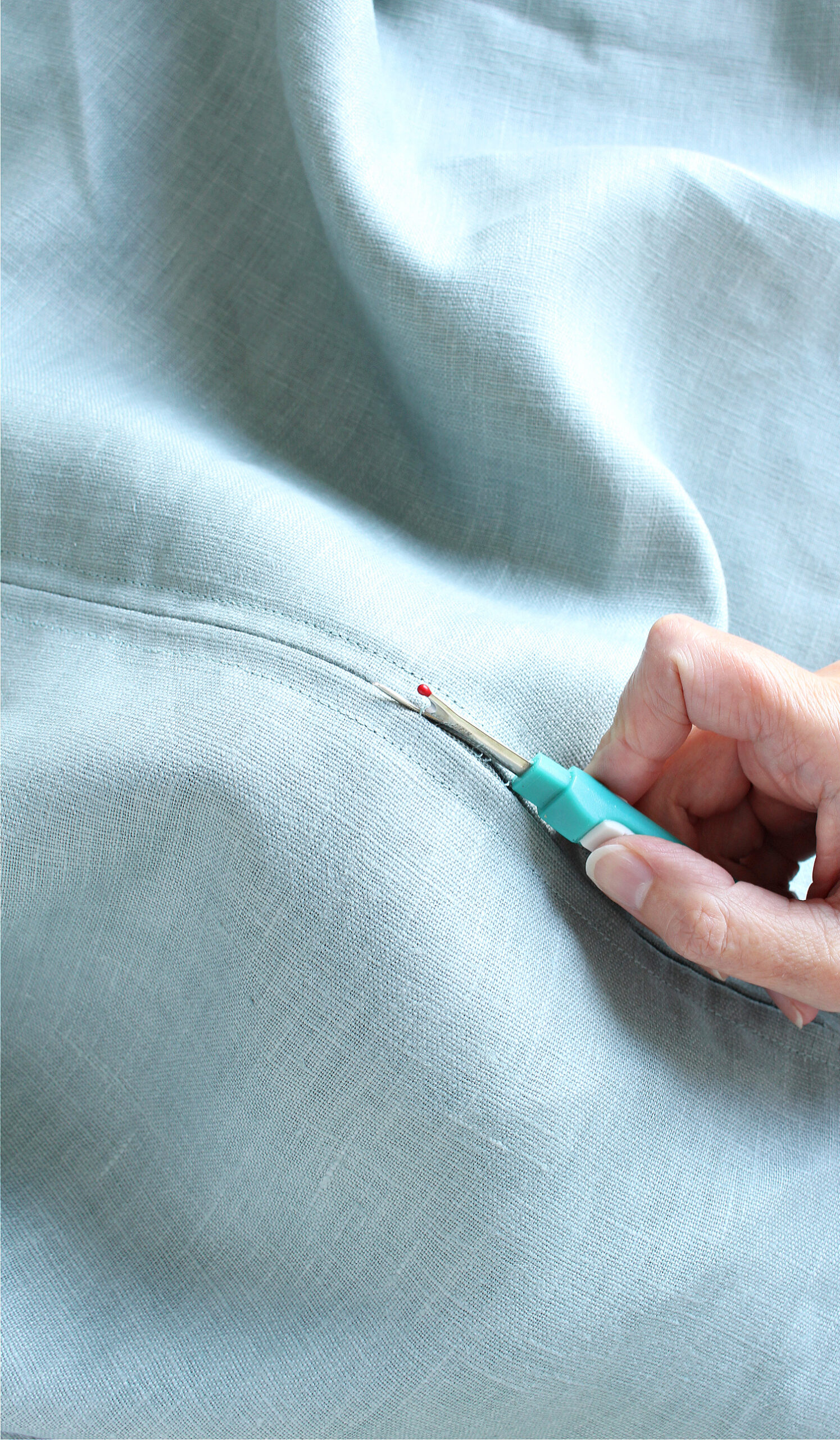 How to Sew a Zippered Pillow