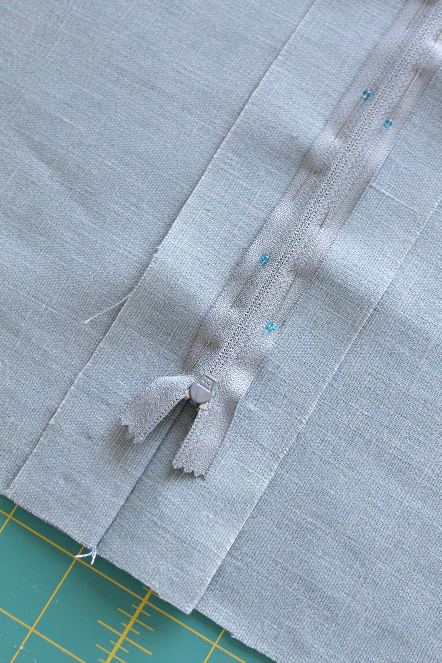 Sewing a Zipper into a Throw Pillow