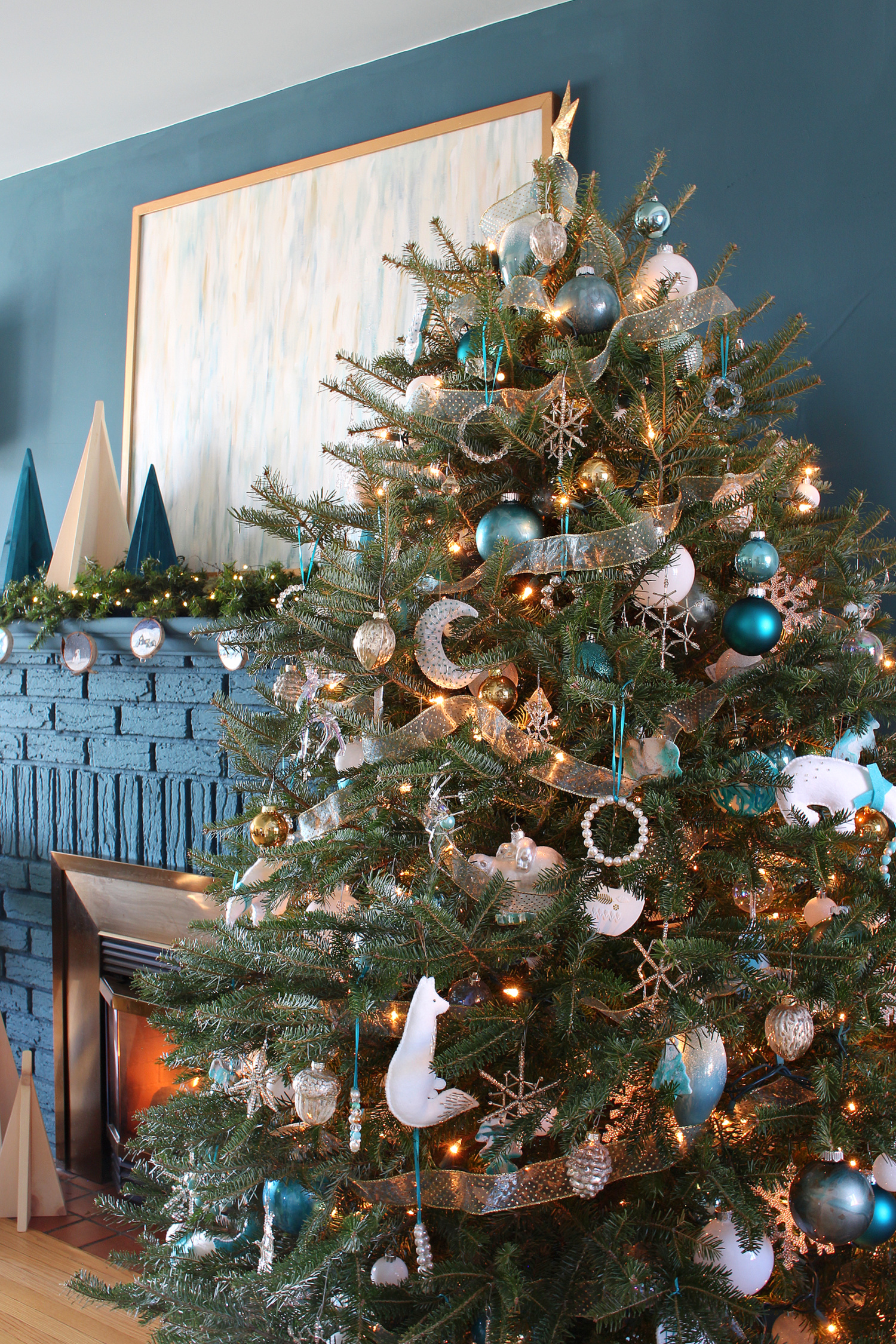 Teal Christmas Tree Theme