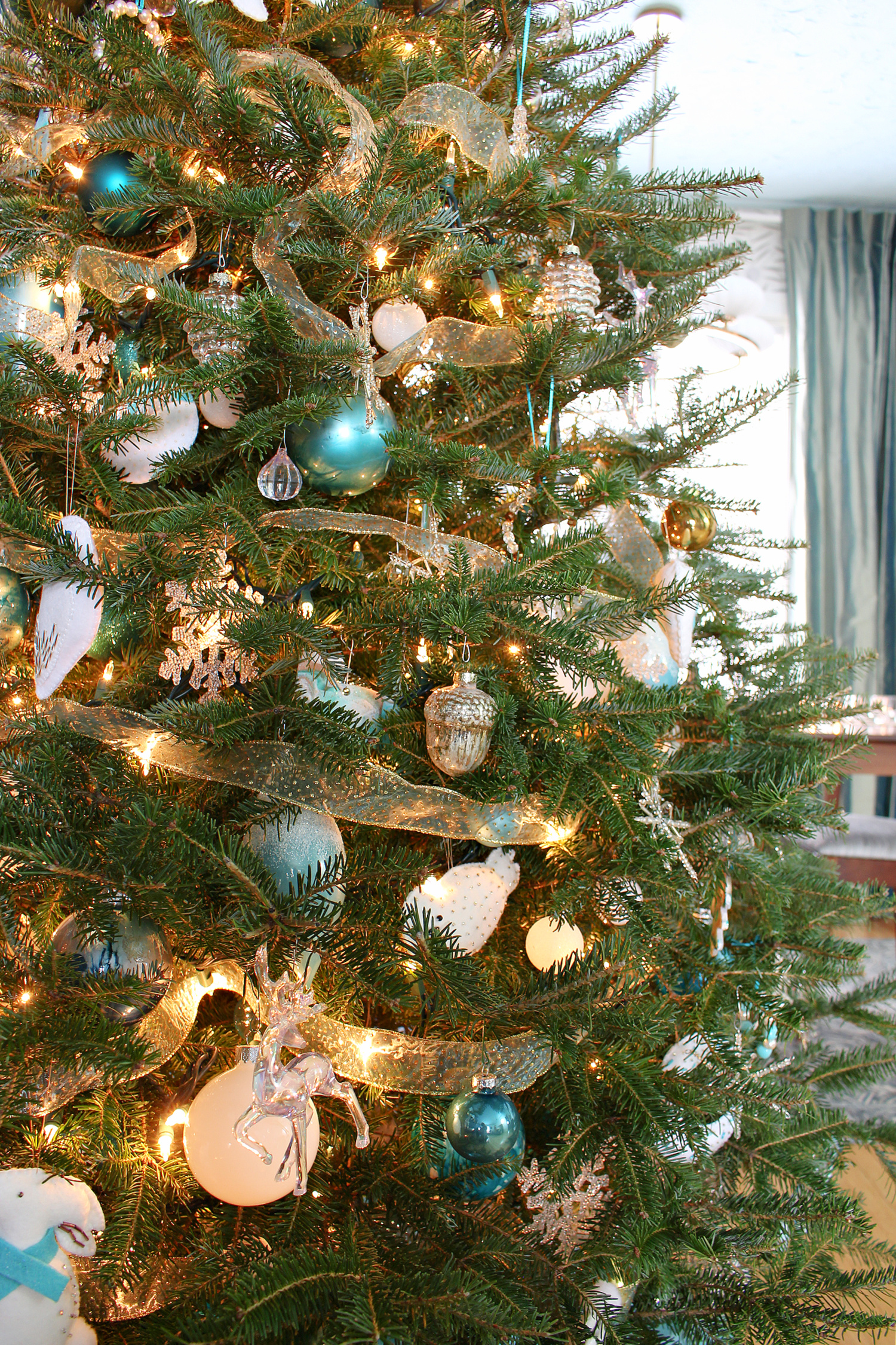winter wonderland Christmas tree theme