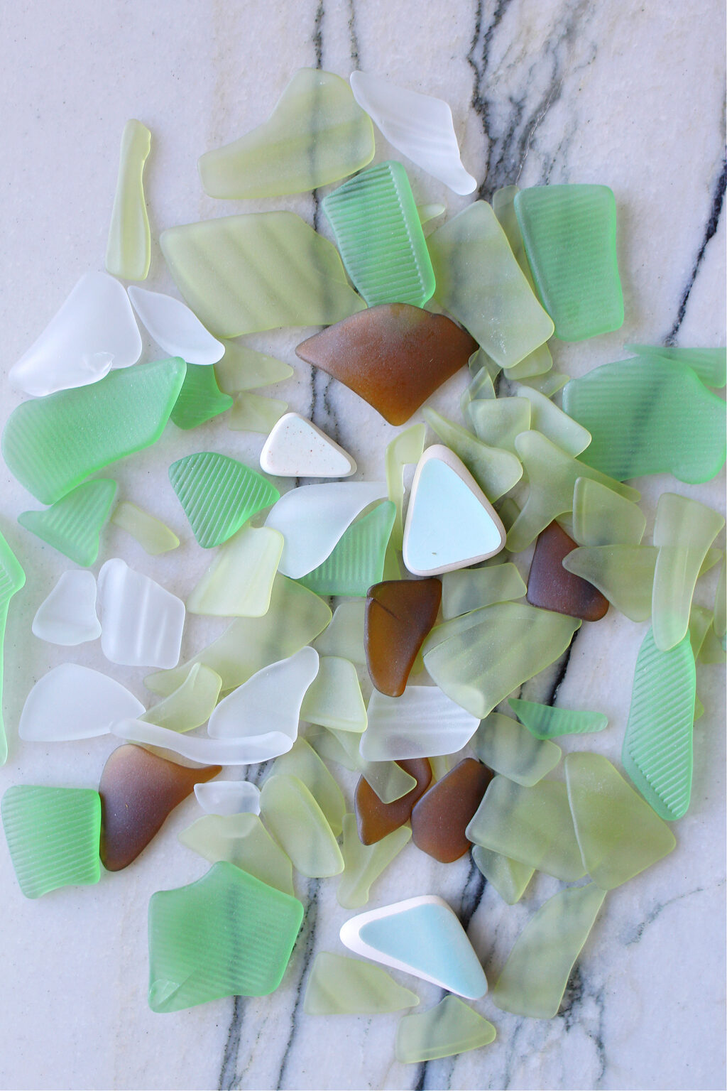 How to Make Beach Glass | DIY Beach Glass | Dans le Lakehouse