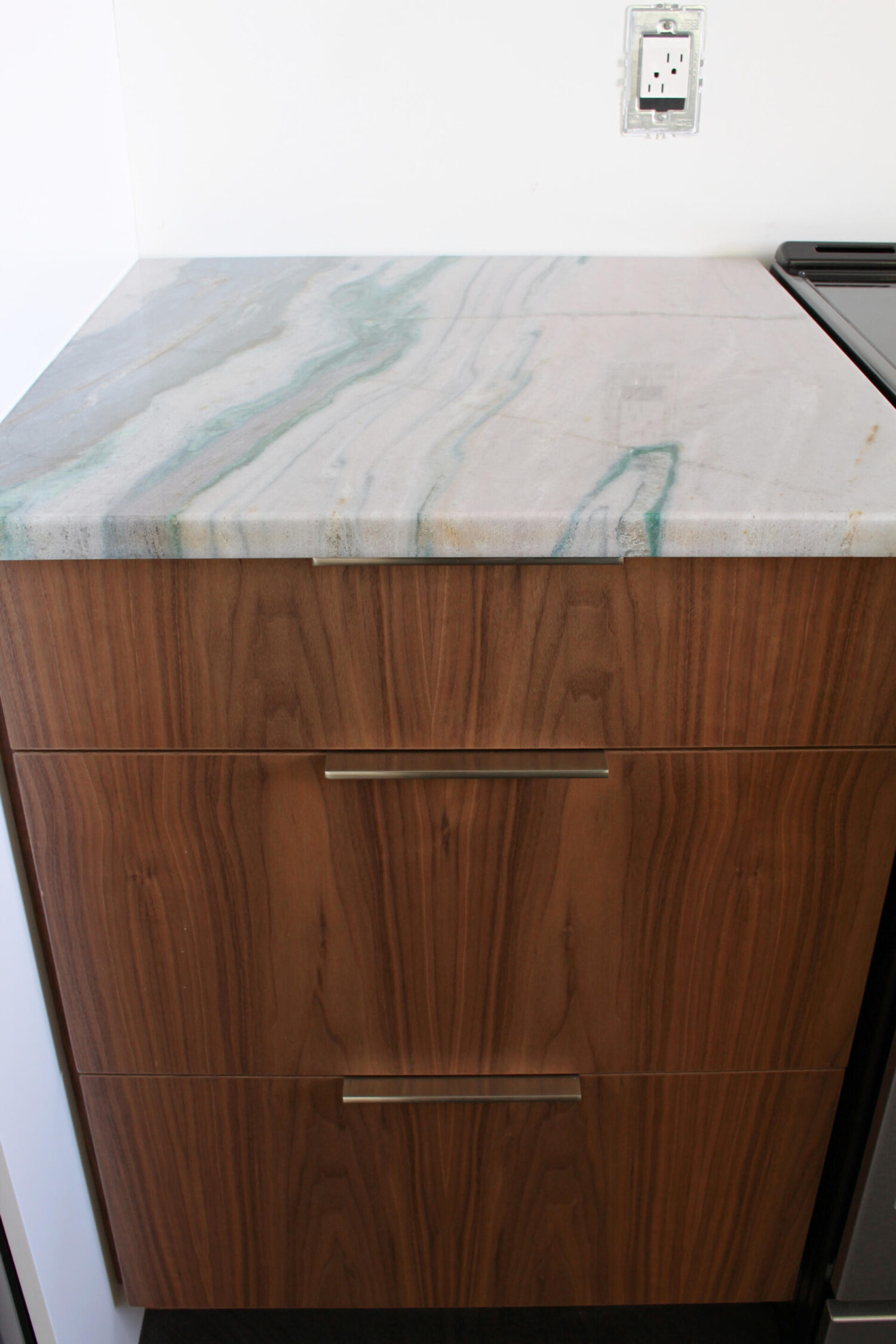 Kitchen Counter Over Hangs Done Incorrectly