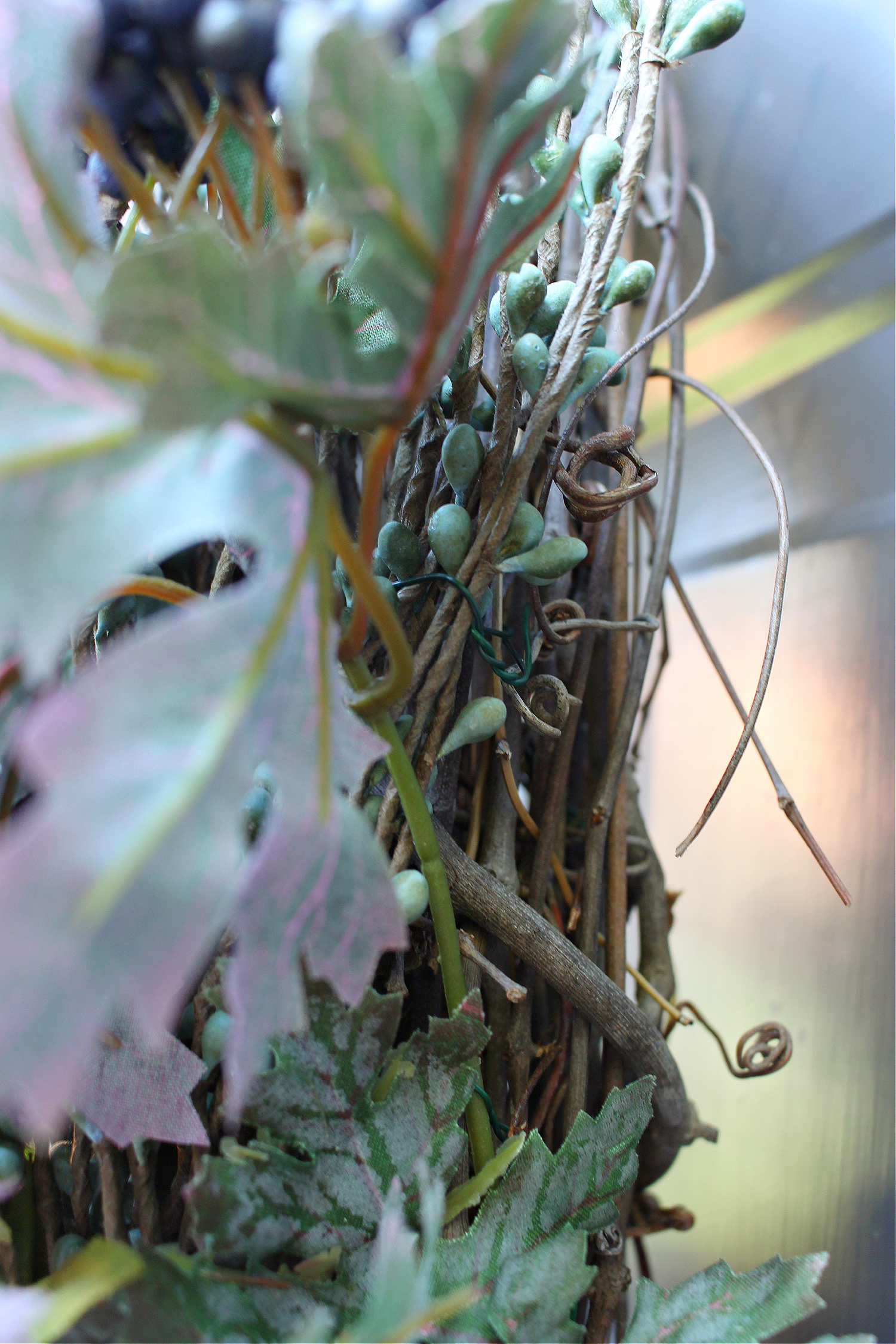 How to Decorate a Grapevine Wreath