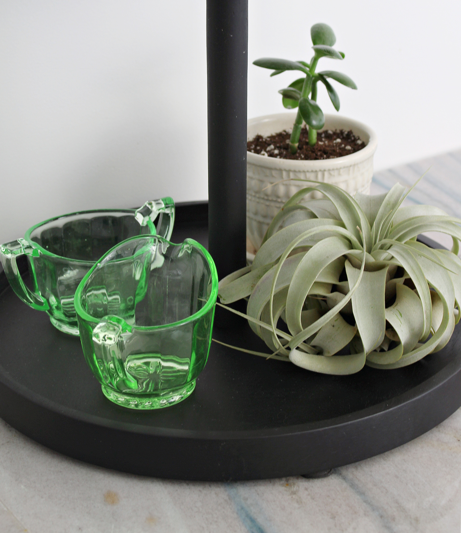 Minimal Halloween Decor Inspiration