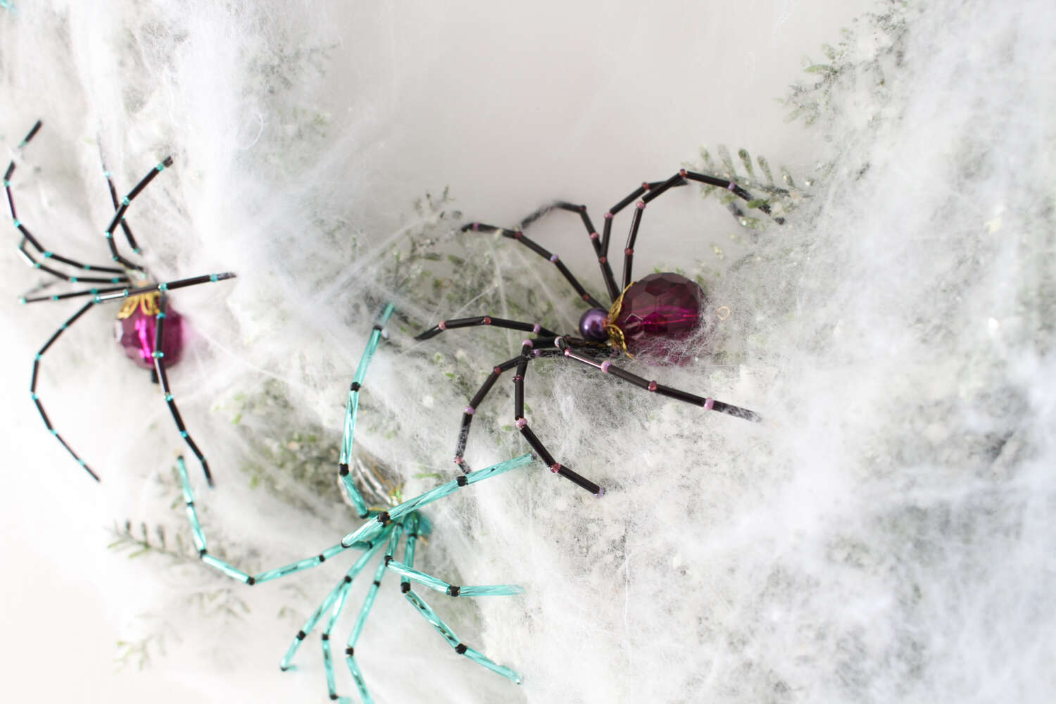 How to Make Beaded Halloween Spiders