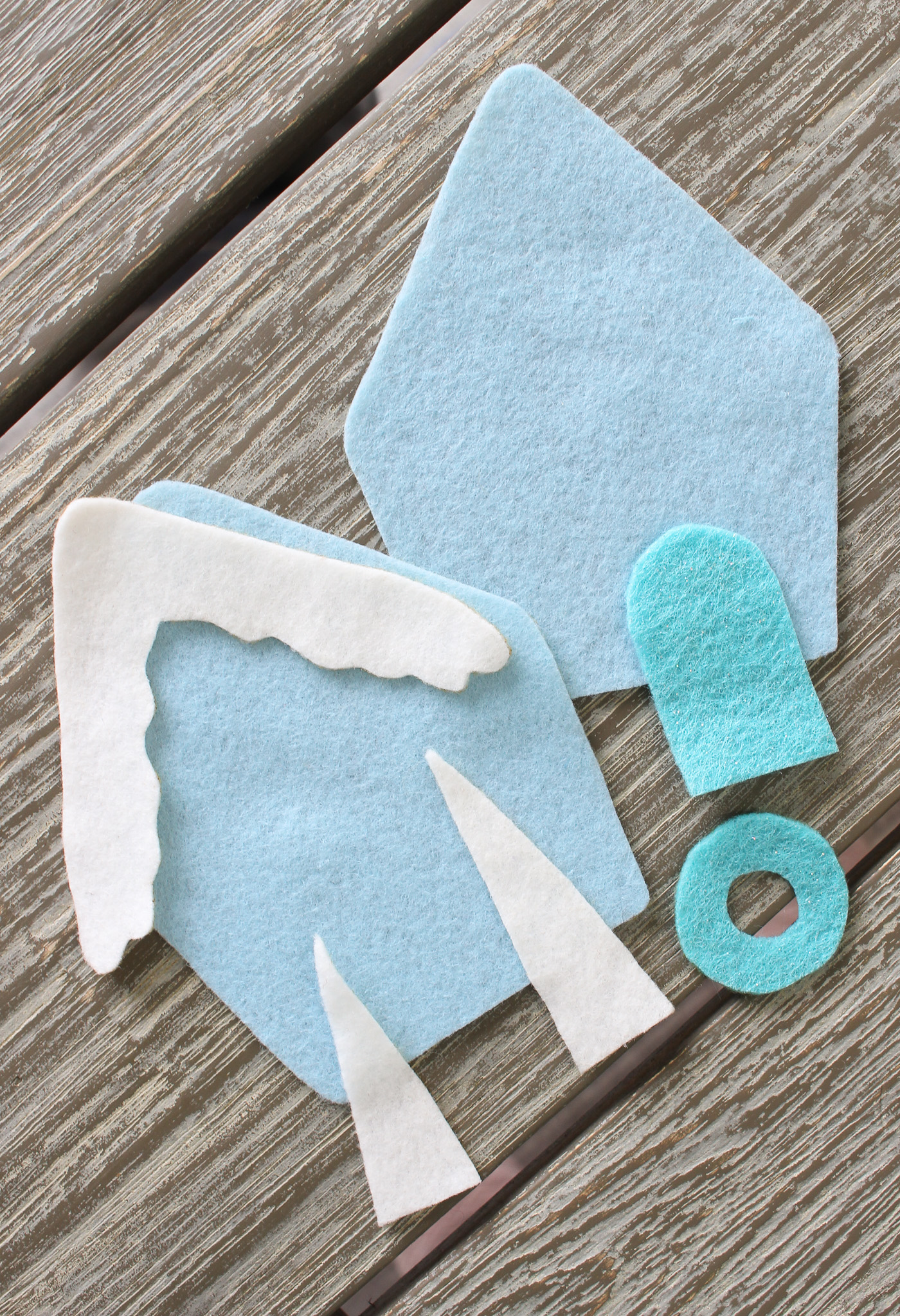 How to Make Felt Gingerbread House Ornament