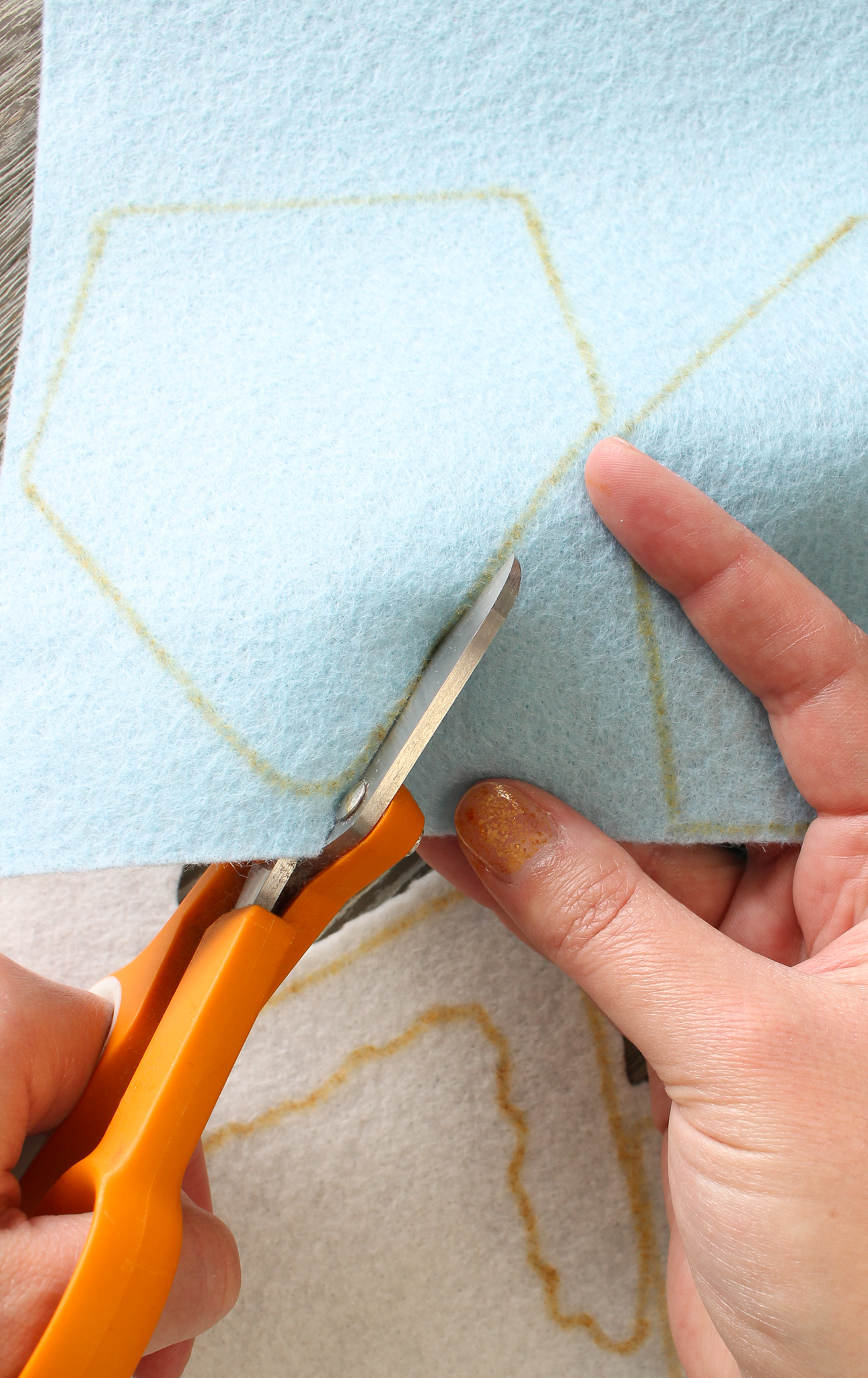 How to Cut Felt