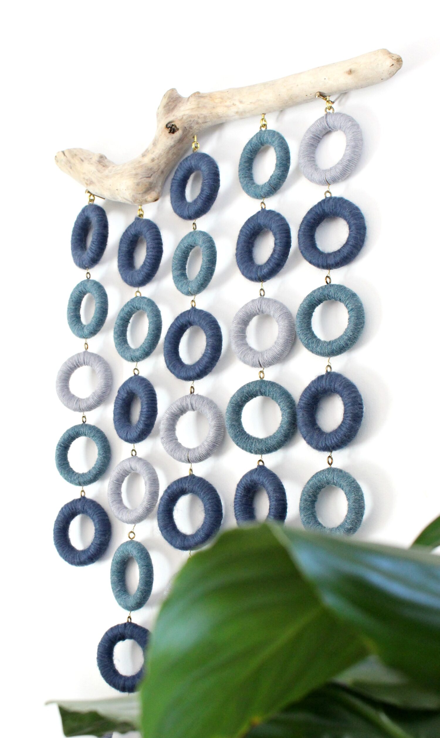 DIY Driftwood Wall Hanging Idea