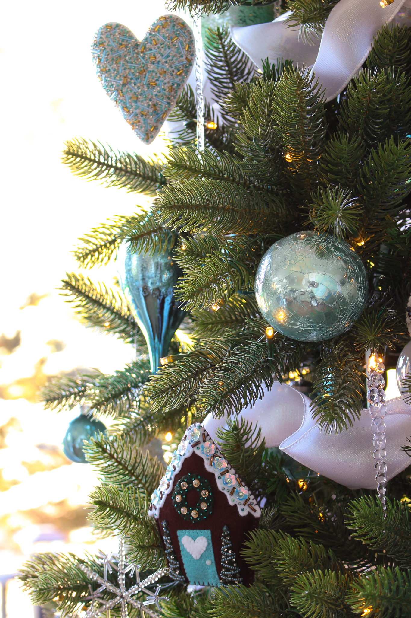 Pre-lit artificial Christmas tree from King of Christmas