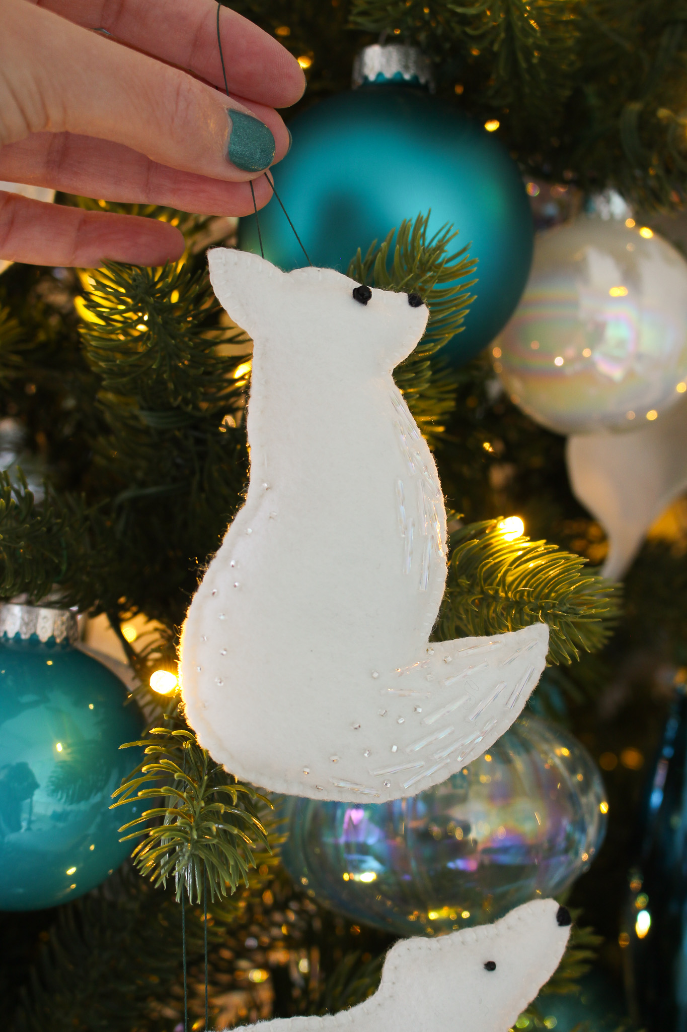 How to Make Felt Ornaments for Christmas