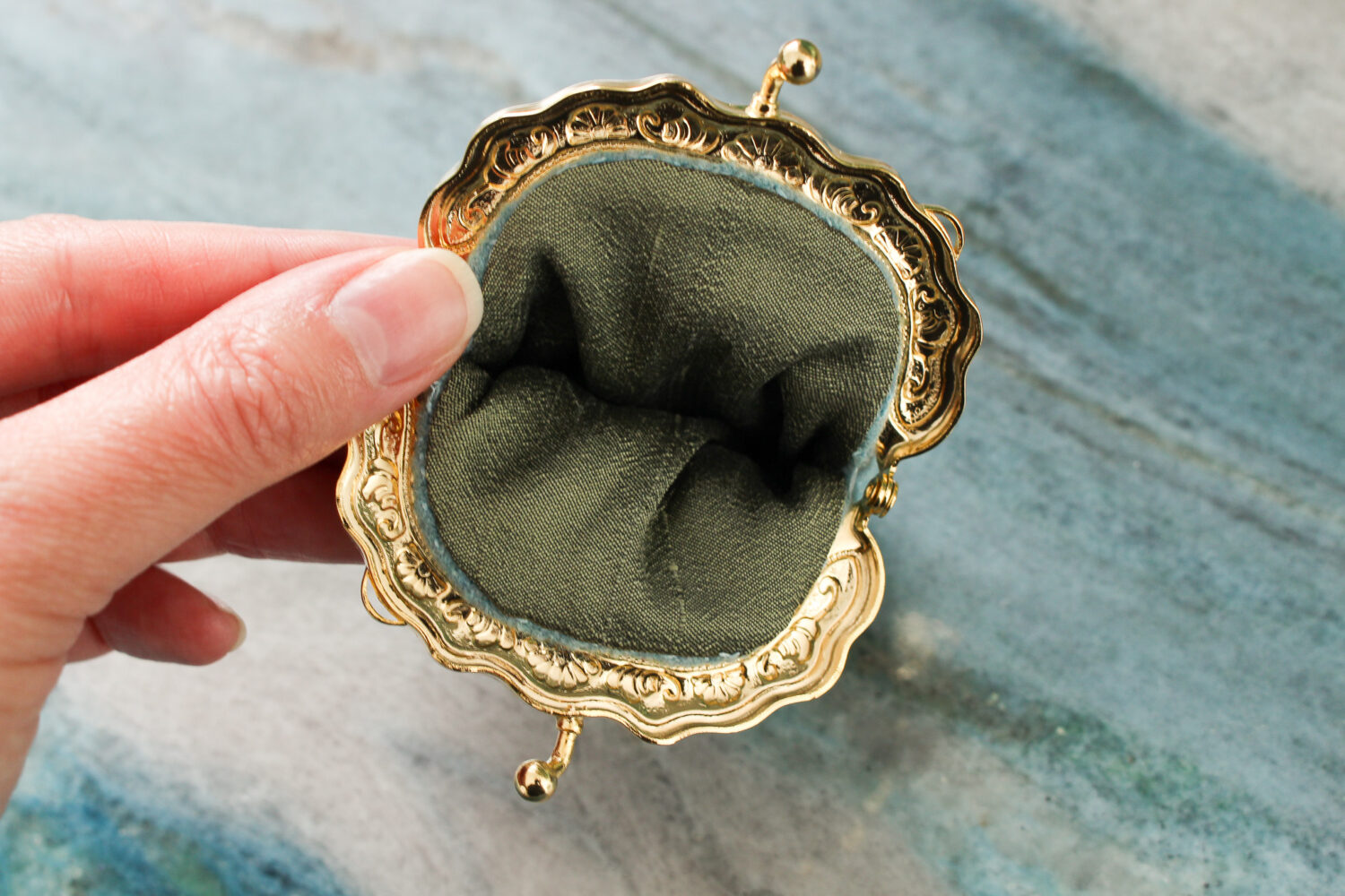 DIY Mini Beaded Felt Coin Purse