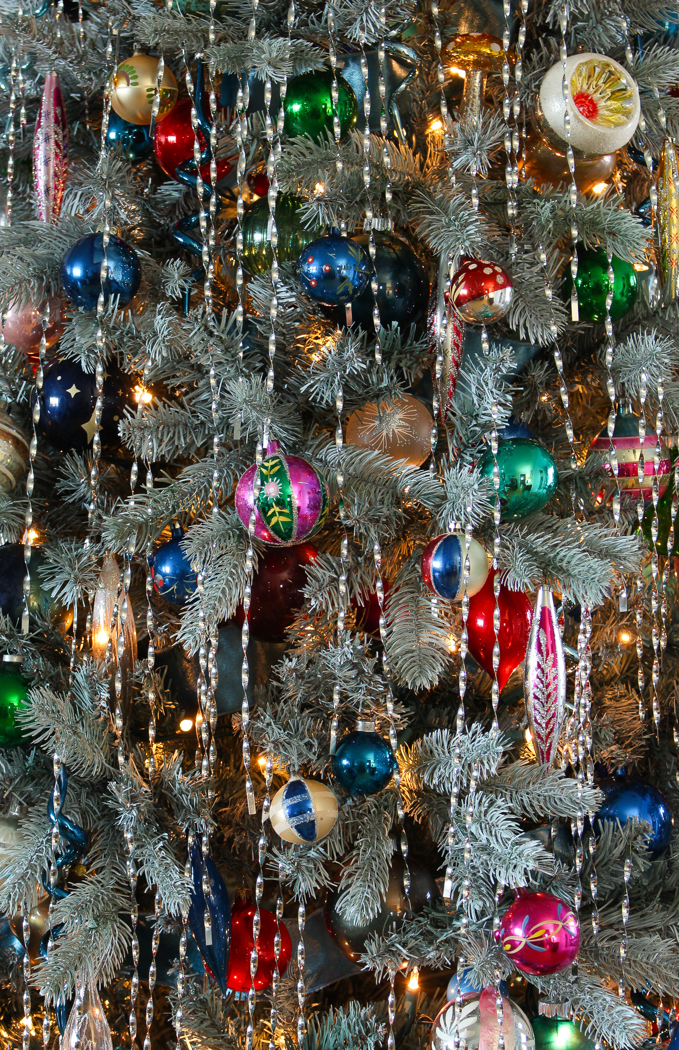 Vintage Christmas Tree Theme