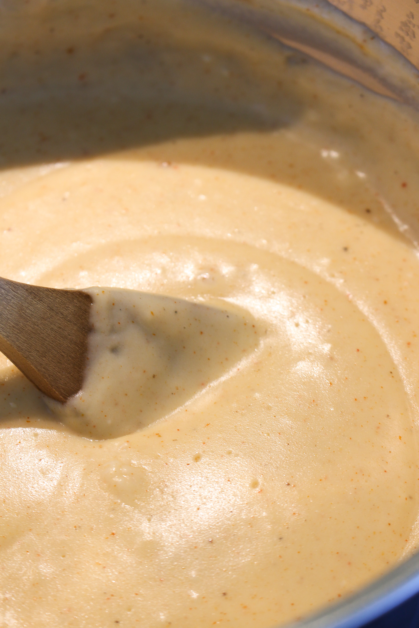 How to Make a Mac and Cheese Sauce from Scratch