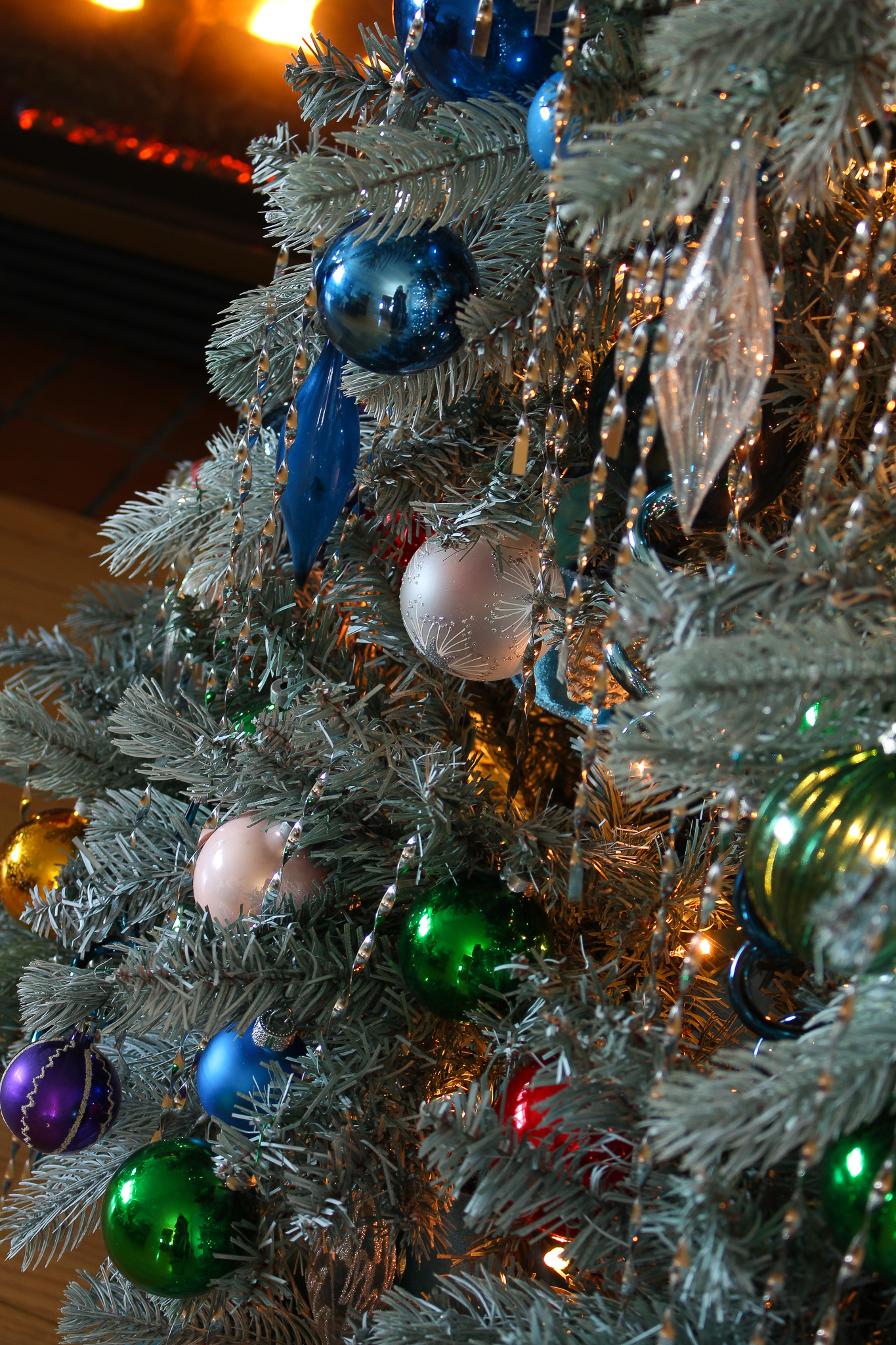 Vintage Ornaments Christmas Tree 