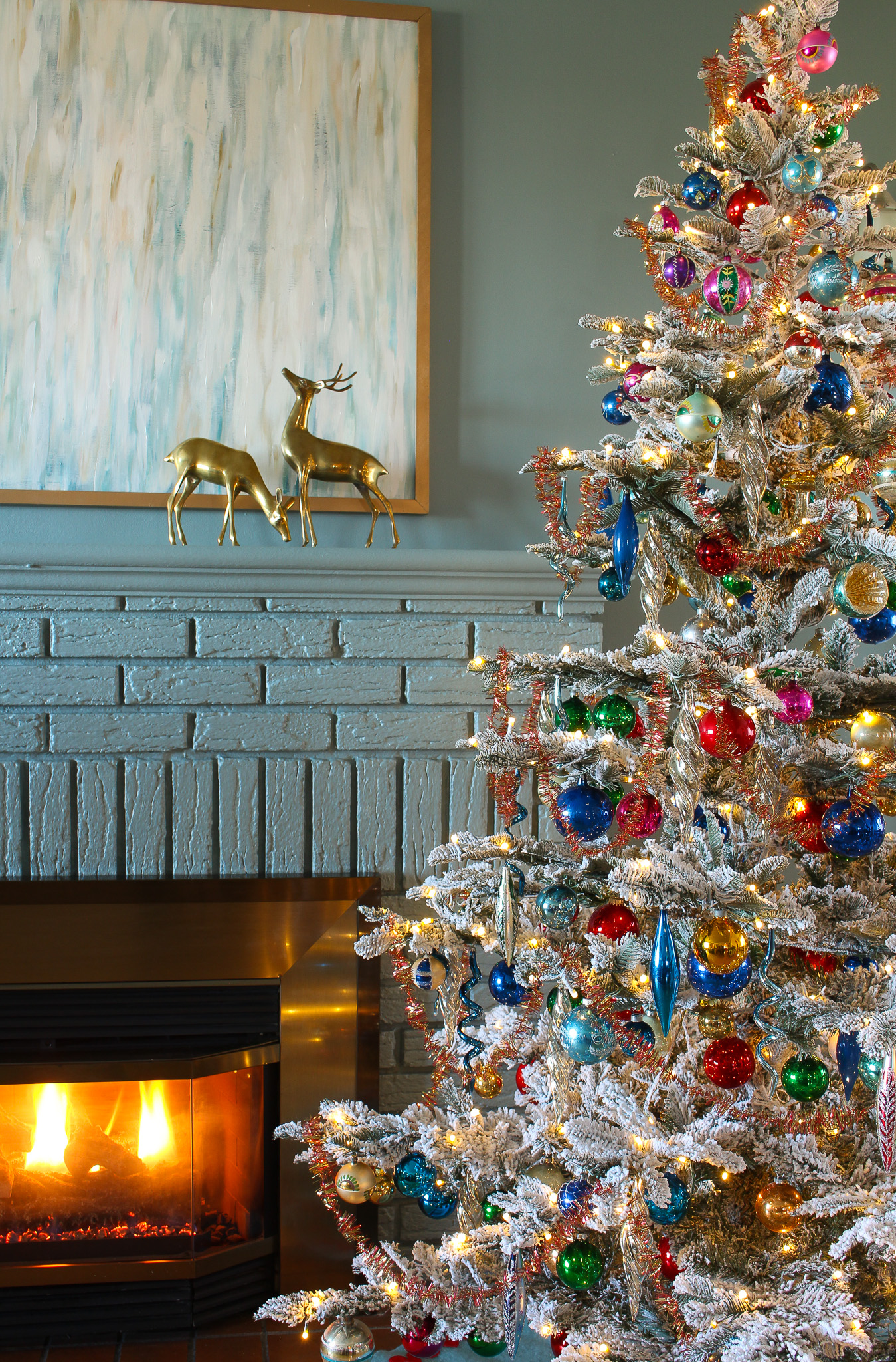 Best Artificial Christmas Tree for Displaying Vintage Ornaments