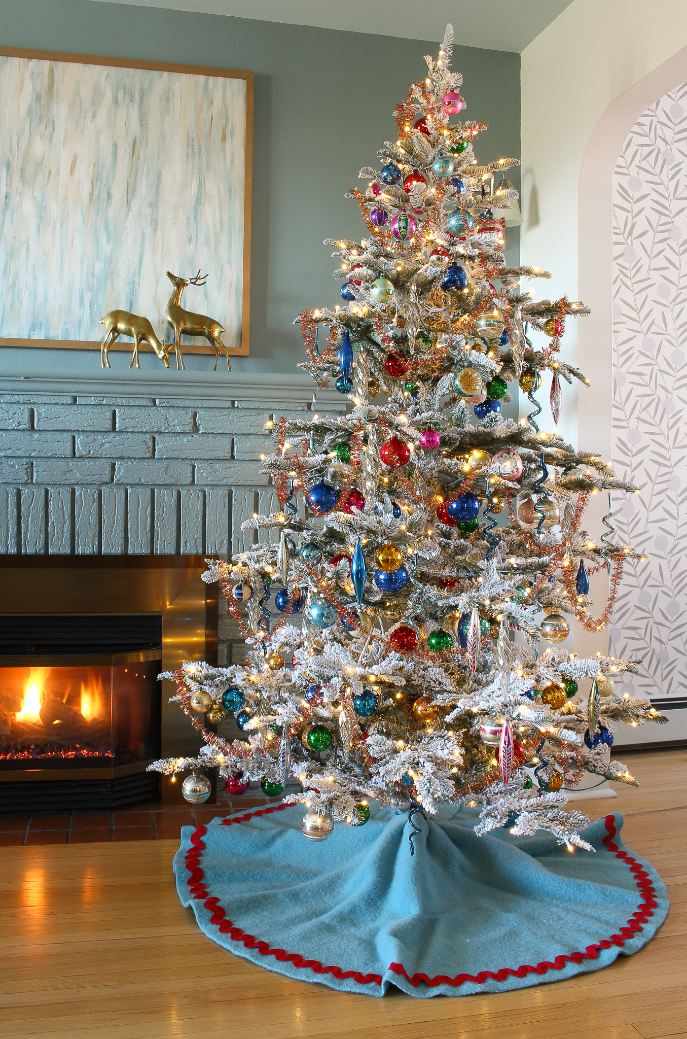 Flocked Vintage Style Artificial Tree