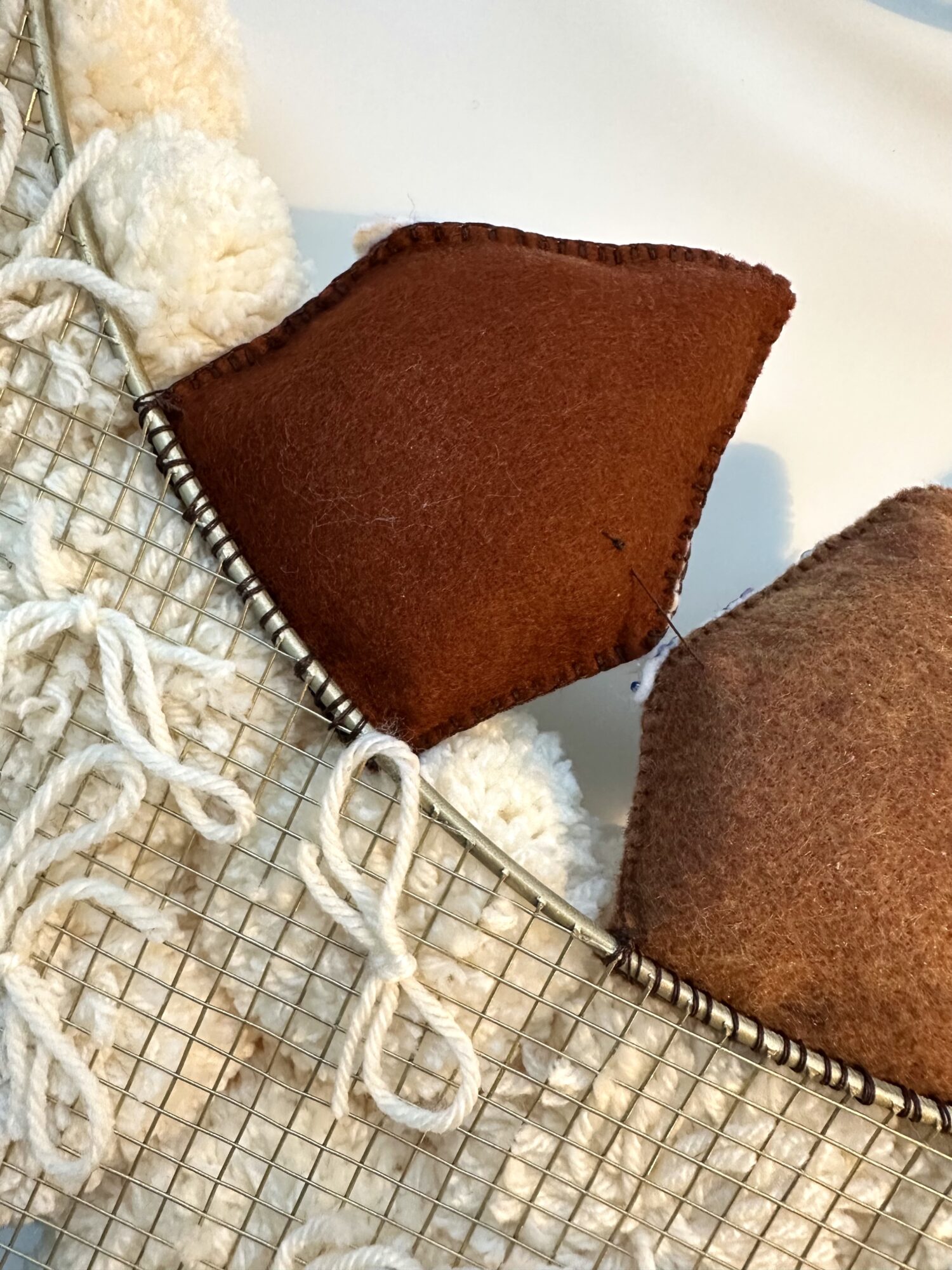 DIY Felt Ornament Wreath Tutorial