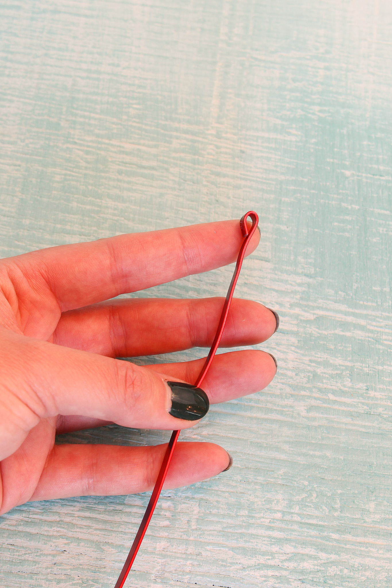 How to Hang Twisted Metal Icicle Ornaments